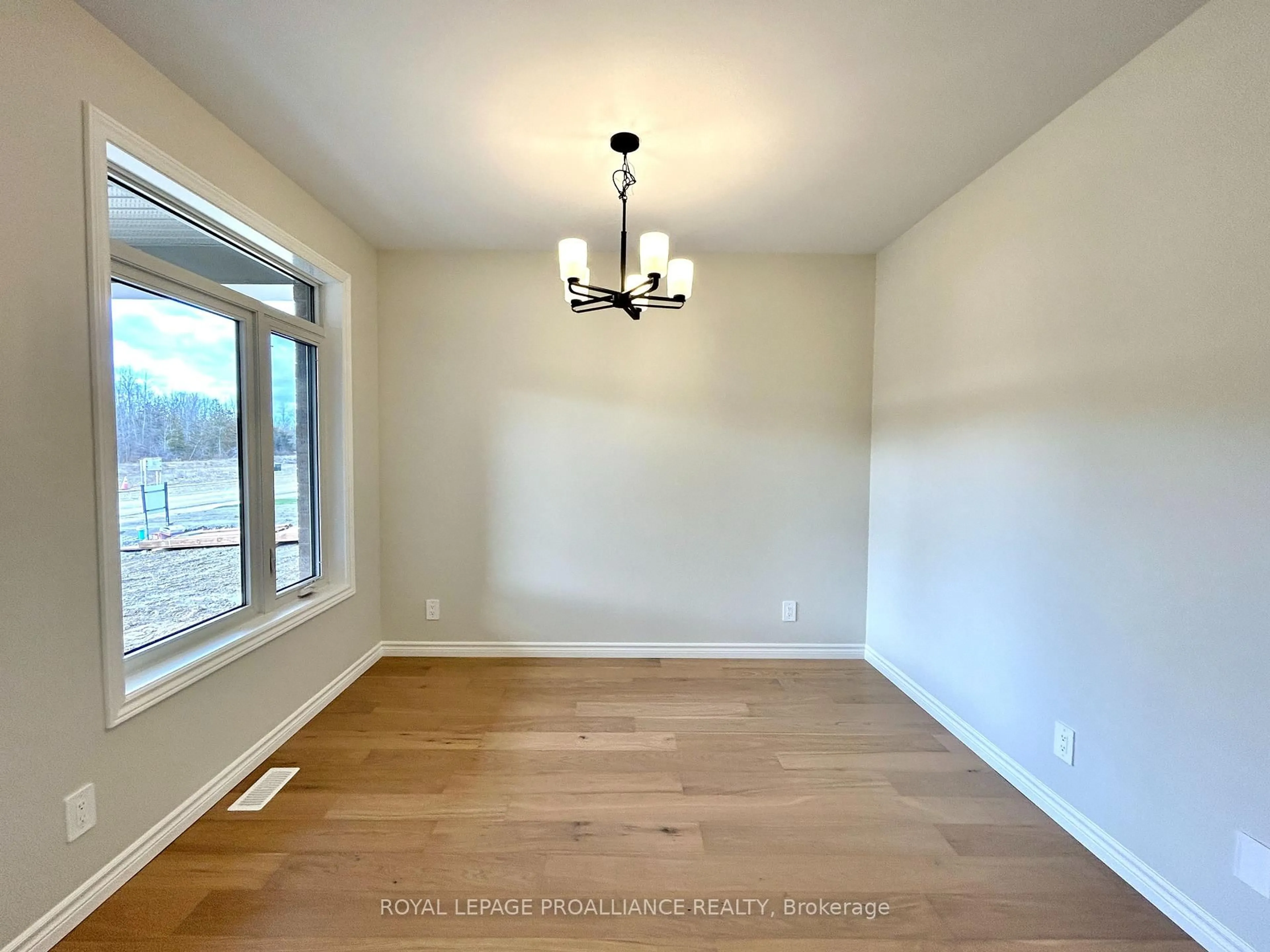 A pic of a room for 132 Stonecrest Blvd, Quinte West Ontario K8R 0B4