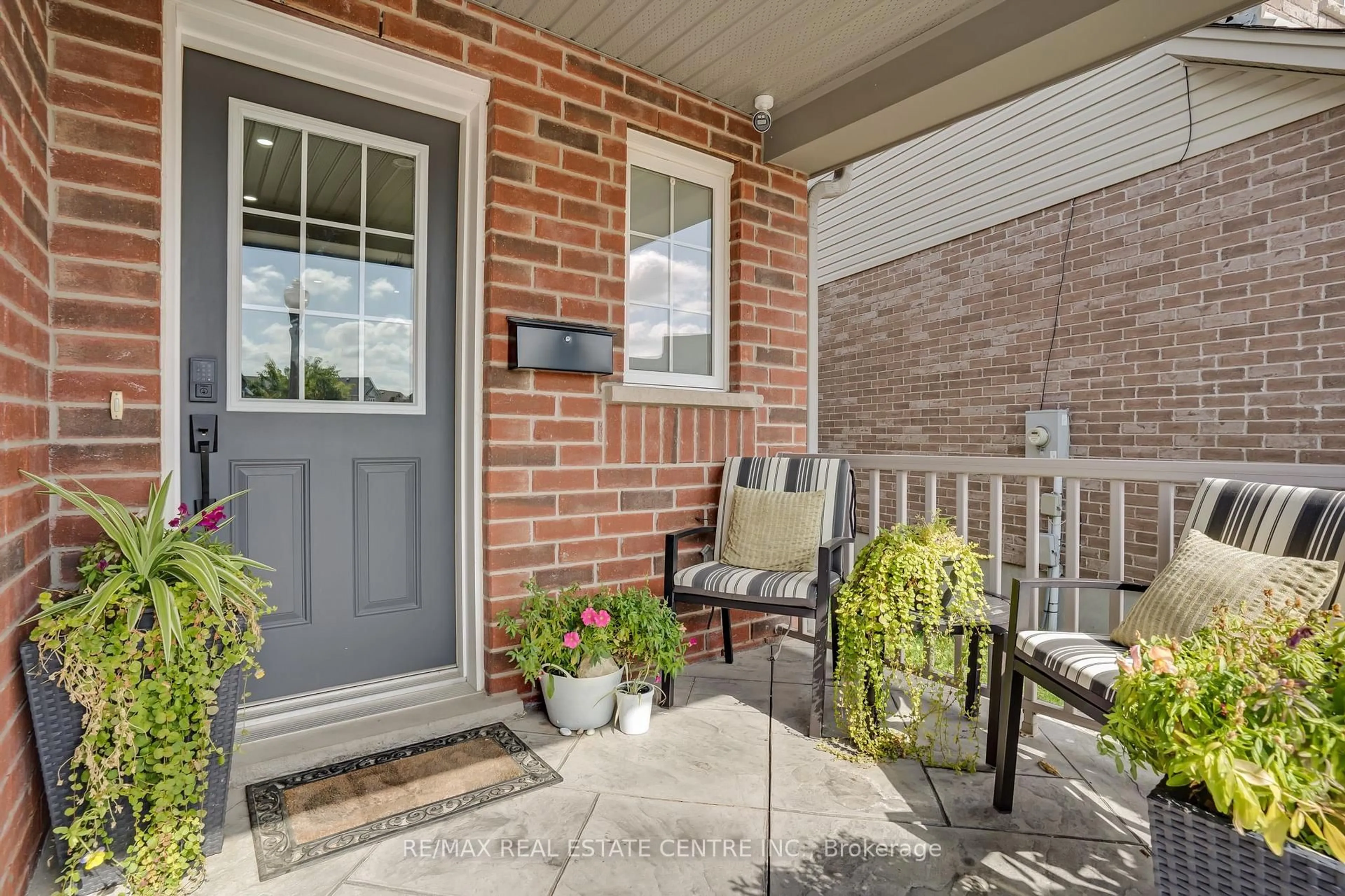 Home with brick exterior material, street for 46 Stillwater St, Kitchener Ontario N2A 0J1