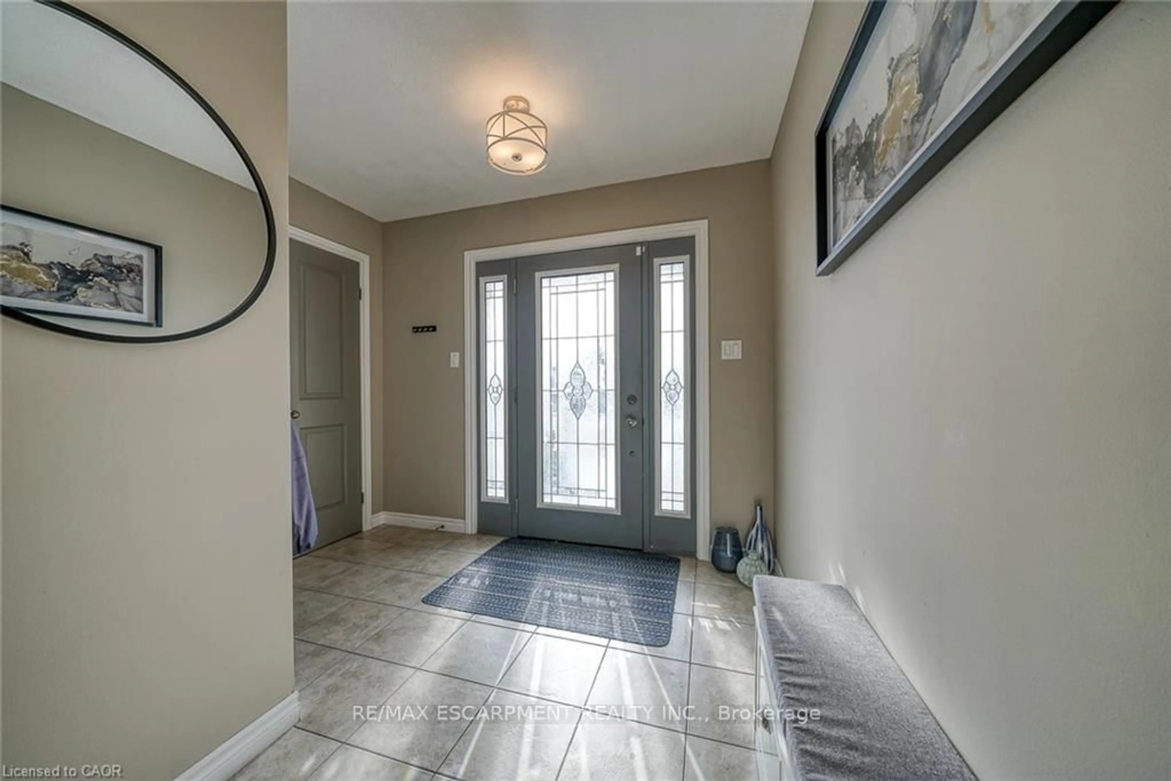 Indoor entryway for 32 Langrell Ave, Tillsonburg Ontario N4G 5X8