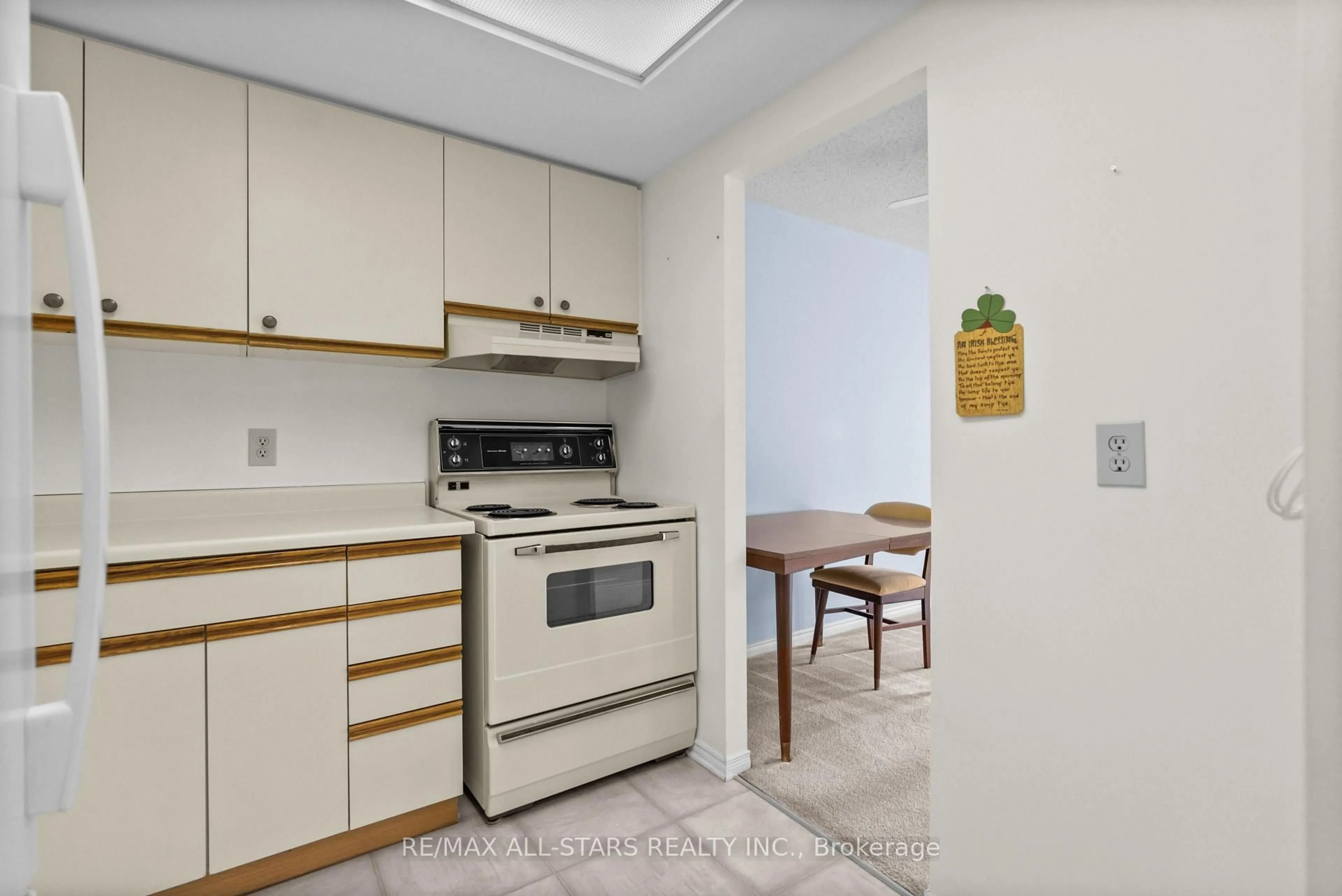 Standard kitchen, unknown for 2 Heritage Way #208, Kawartha Lakes Ontario K9V 5P5