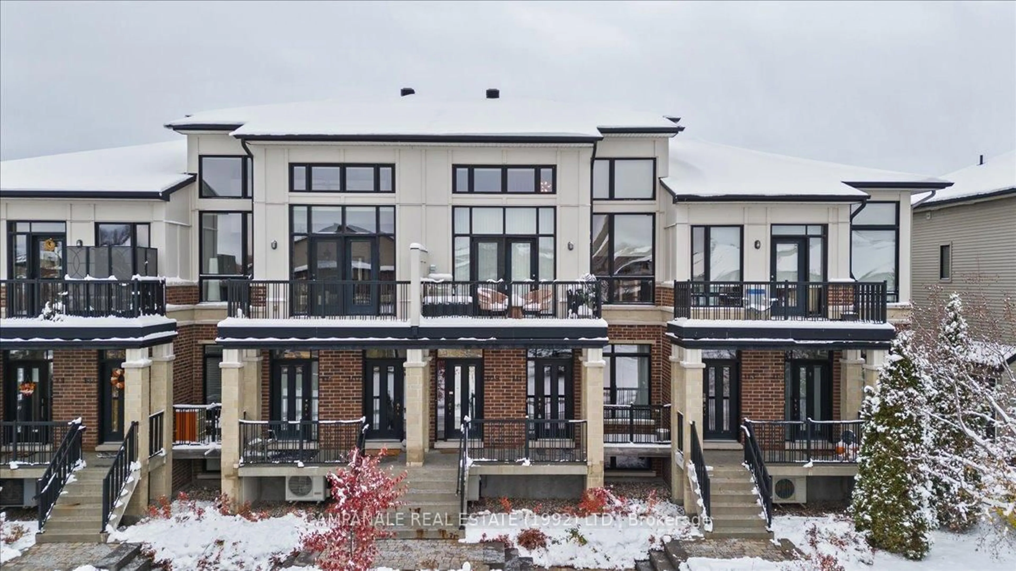 Patio, building for 111 Poplin St, Ottawa Ontario K4M 0G7