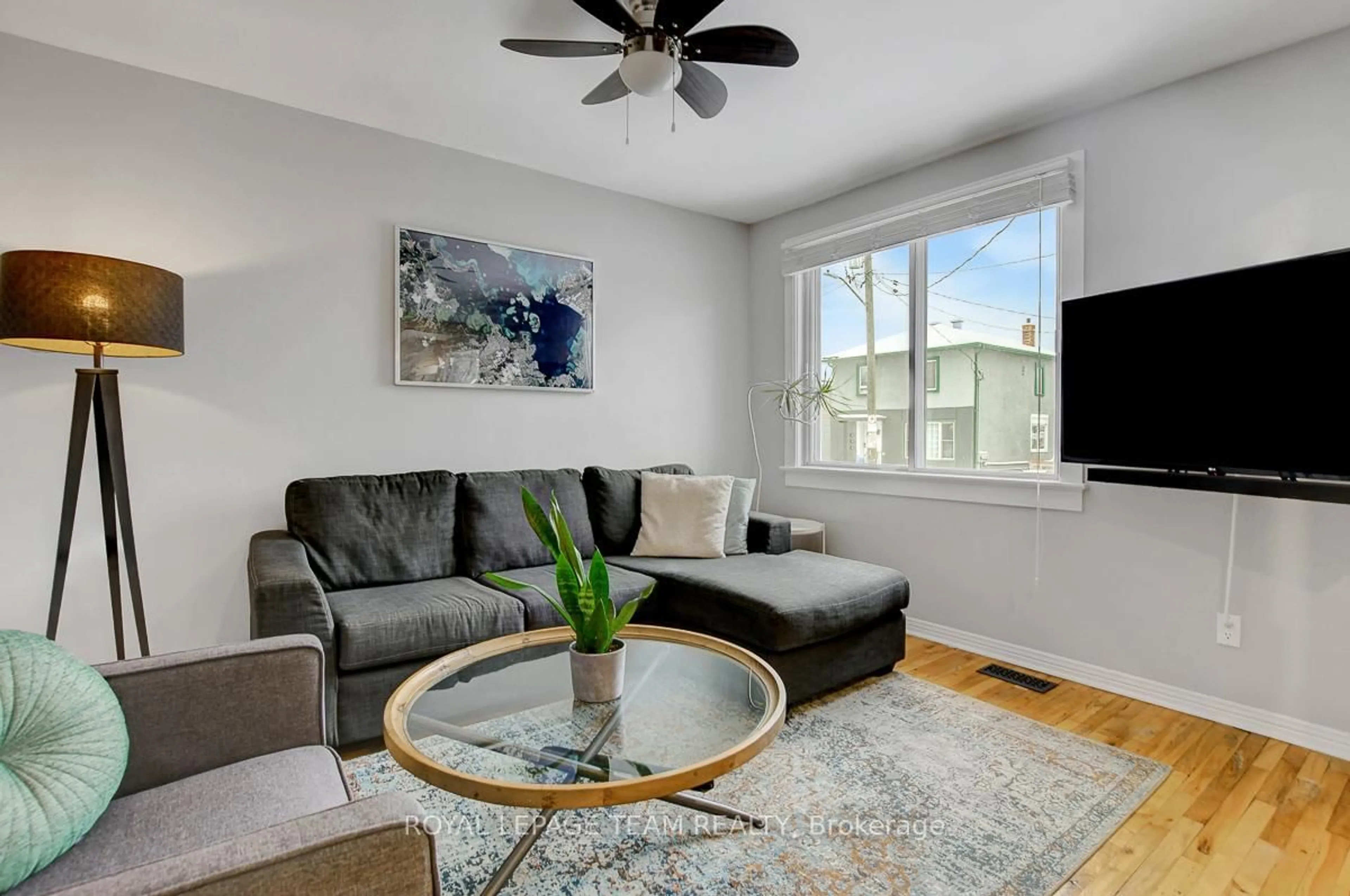 Living room with furniture, unknown for 234 Carillon St, Ottawa Ontario K1L 5X8