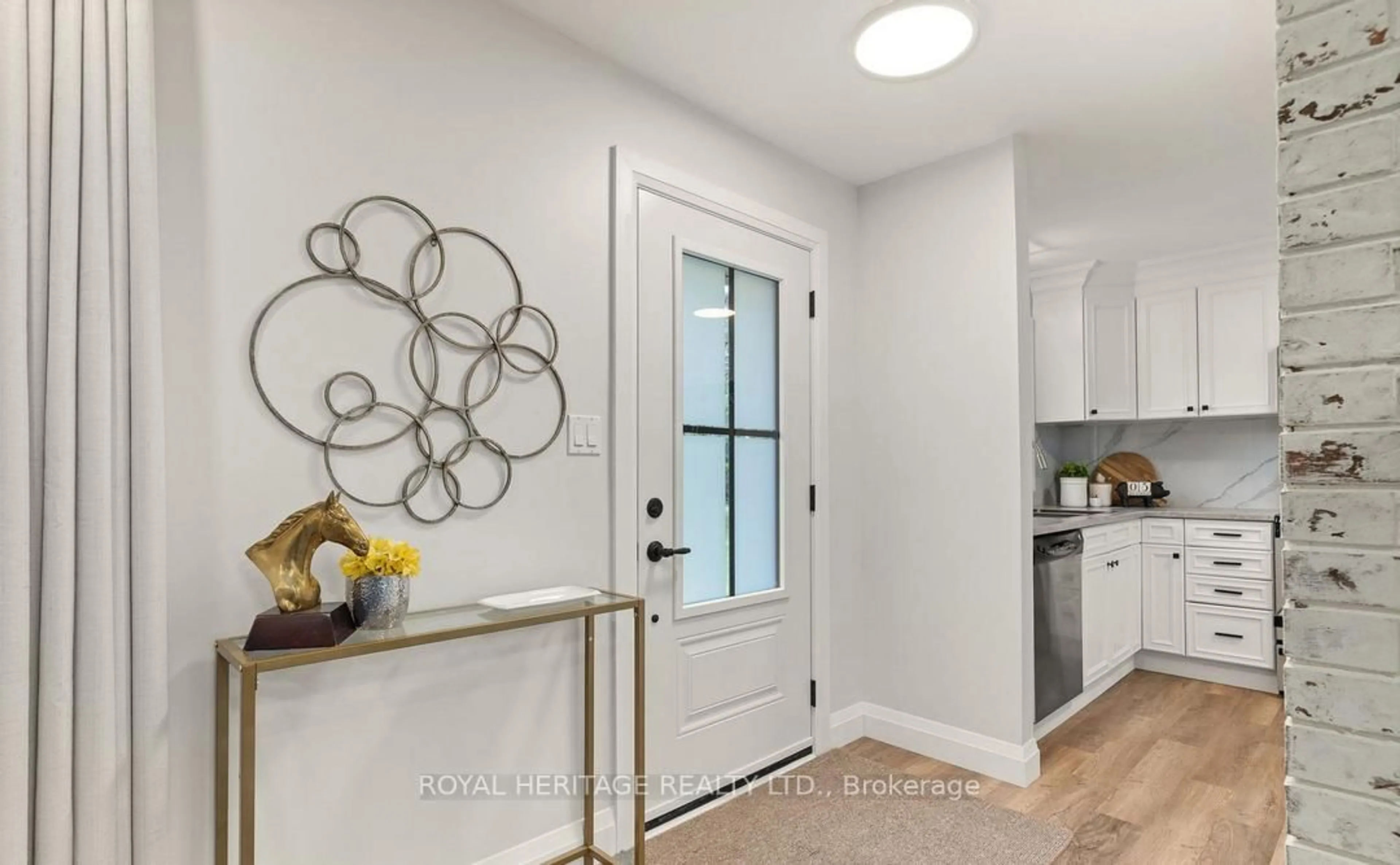 Indoor entryway for 3413 County Rd 36 Rd, Kawartha Lakes Ontario K0M 1A0