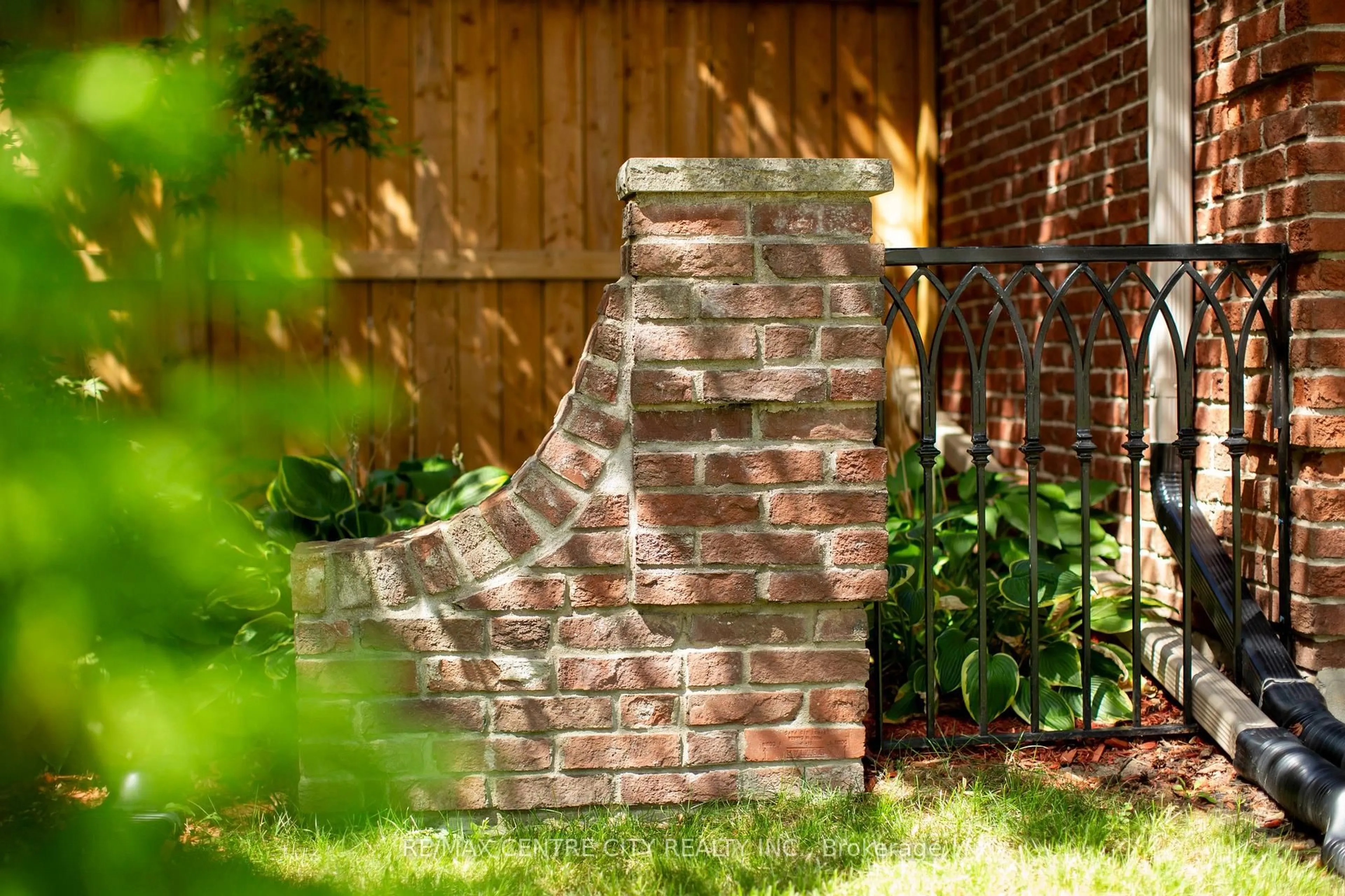 Home with brick exterior material, building for 41 Milford Cres, London North Ontario N5X 1A9