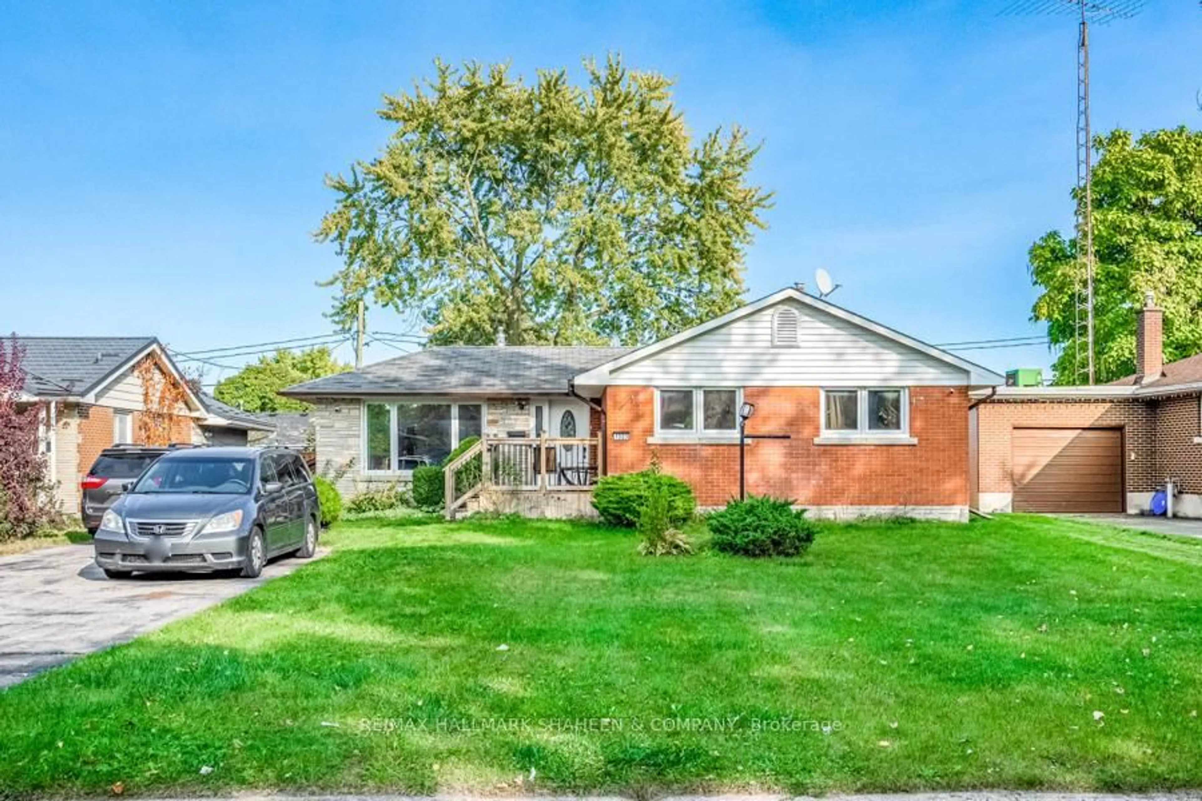 Home with brick exterior material, street for 1323 Mary Ave, Cambridge Ontario N3H 4N8