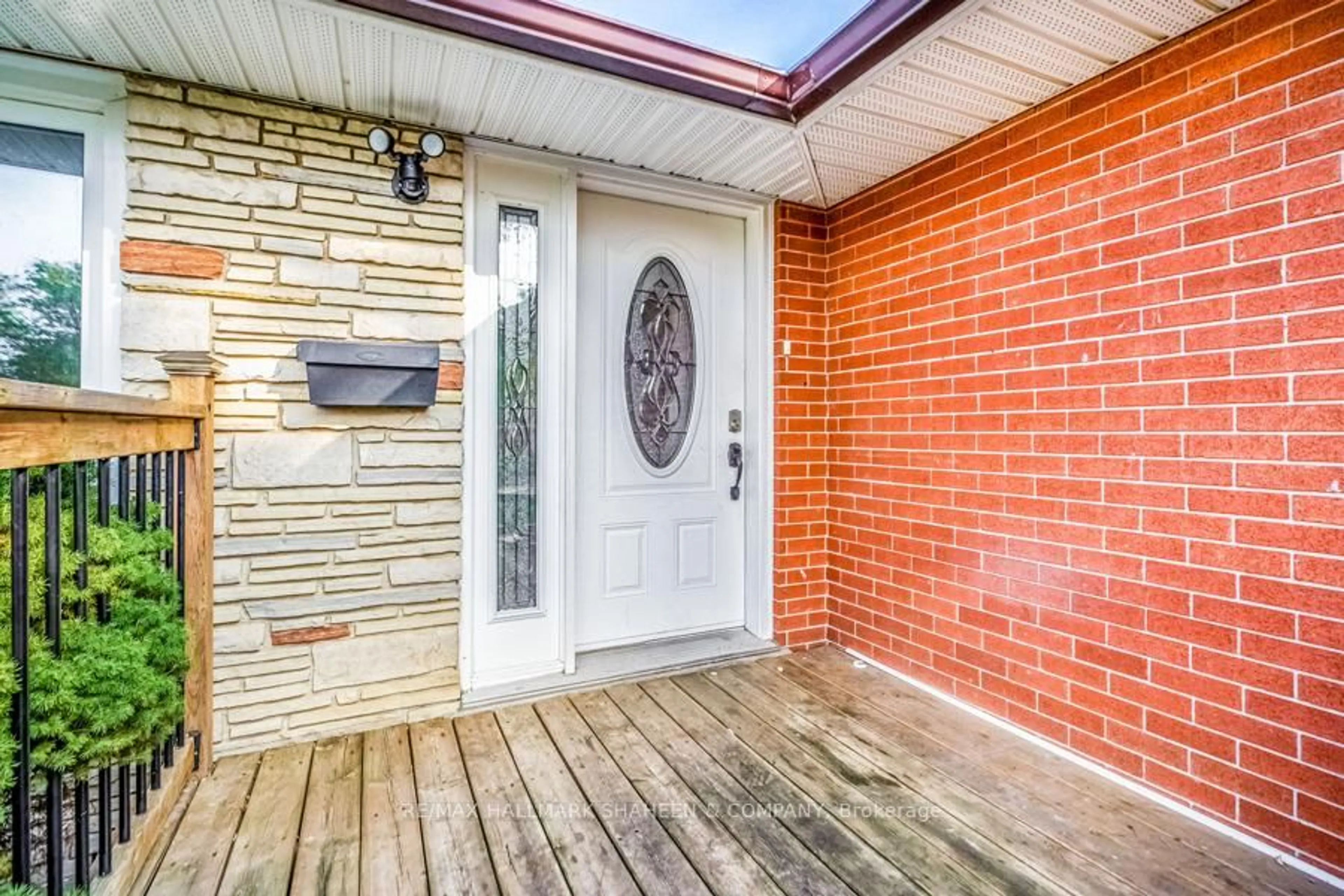 Unknown for 1323 Mary Ave, Cambridge Ontario N3H 4N8