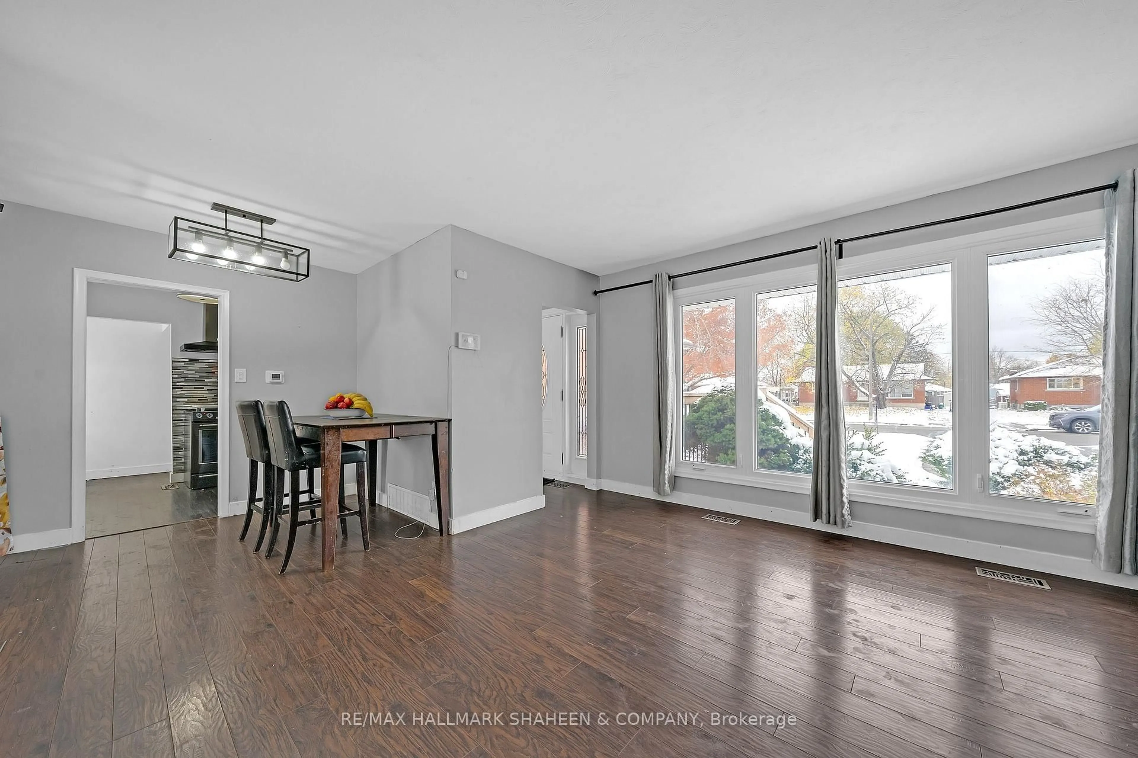 Dining room, wood/laminate floor for 1323 Mary Ave, Cambridge Ontario N3H 4N8