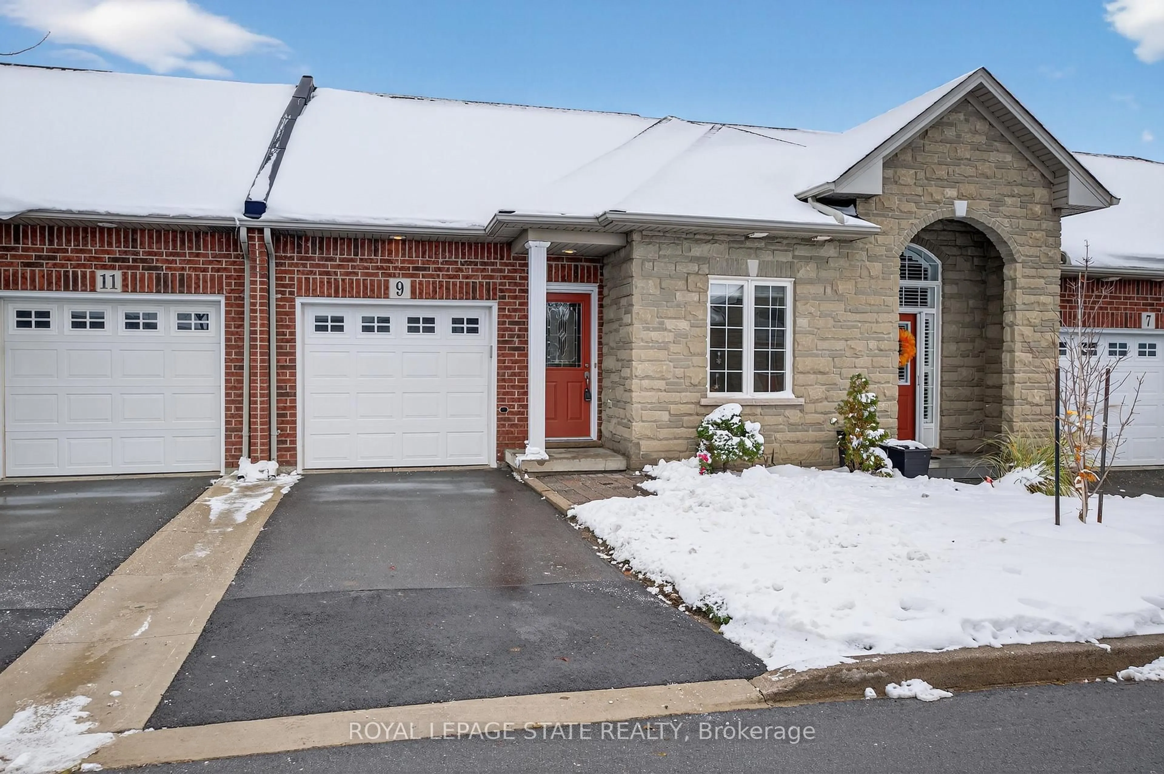 Unknown for 9 Manitoulin Tr, Hamilton Ontario L9B 2X8