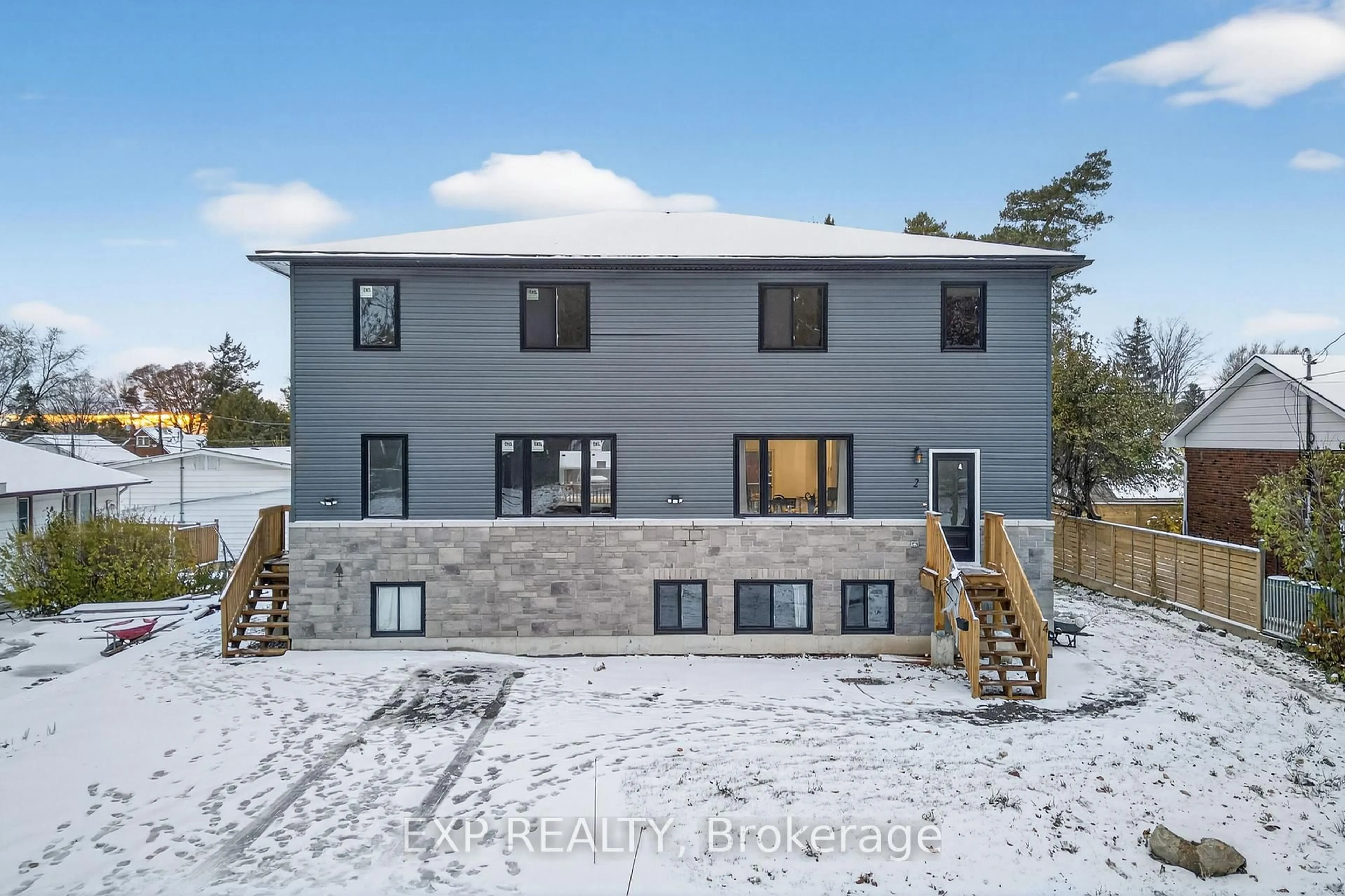 A pic from outside/outdoor area/front of a property/back of a property/a pic from drone, building for 53 Lakeview Ave, Kingston Ontario K7M 3T4