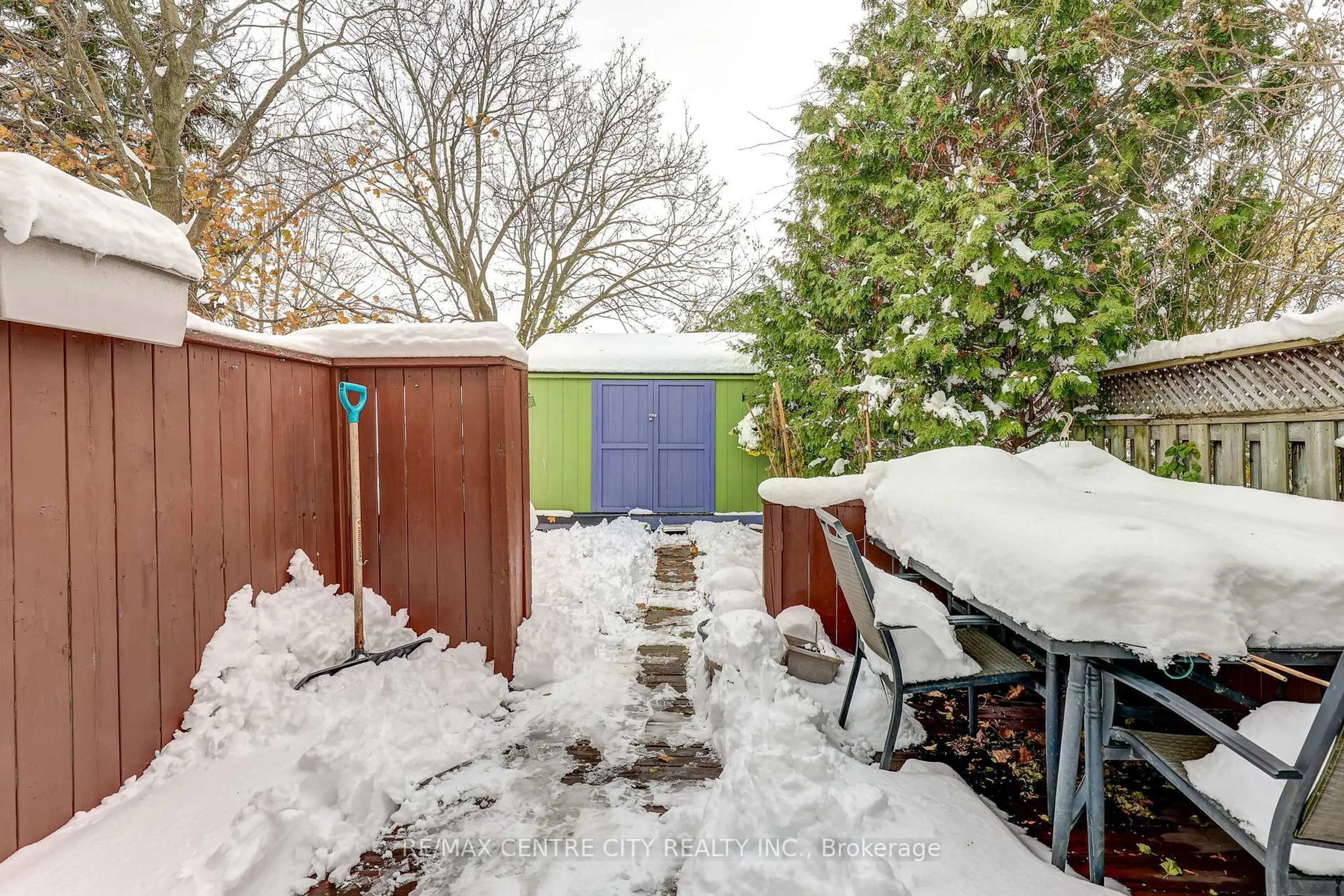 Patio, street for 72 Adswood Rd, London South Ontario N6E 2W1