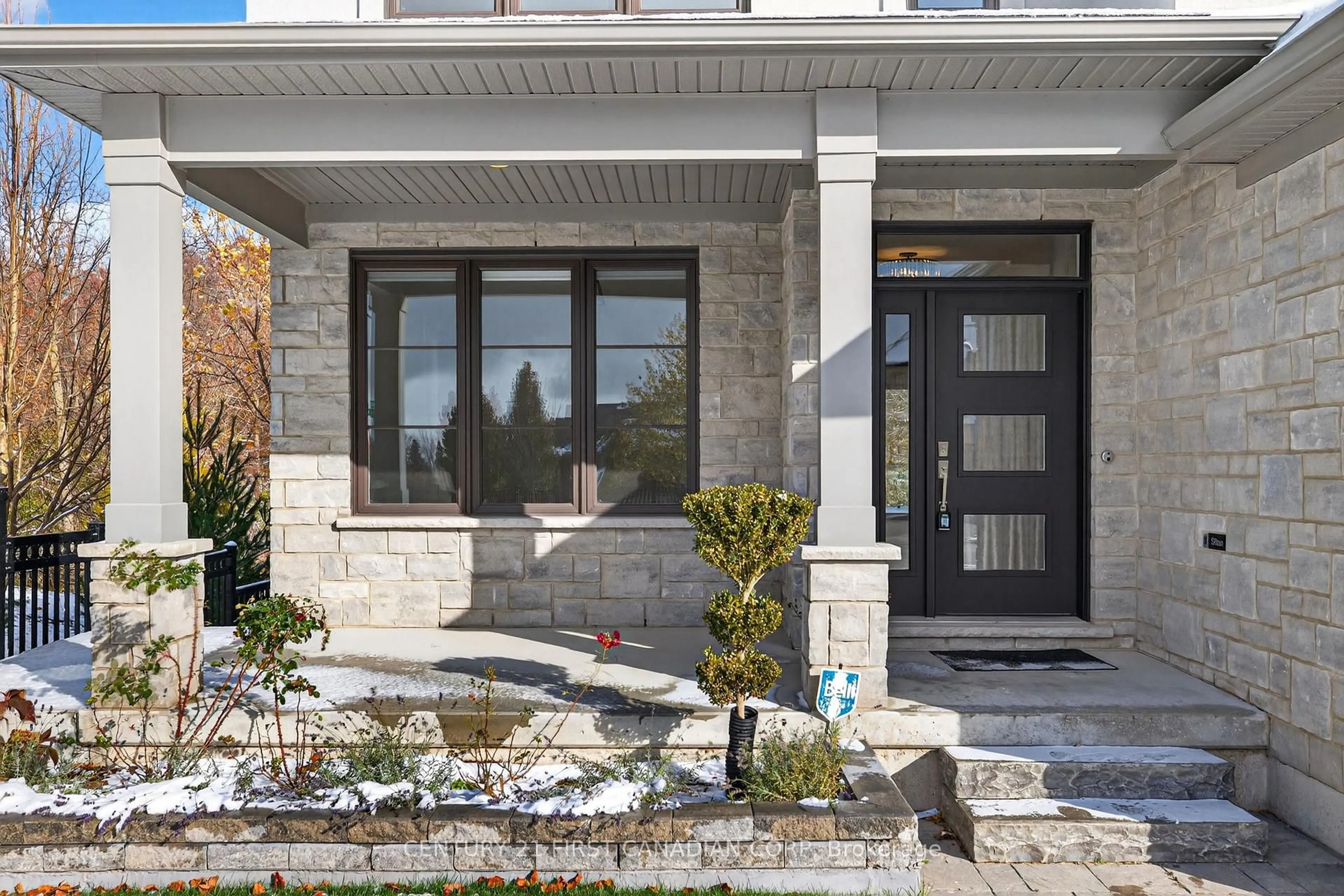 Indoor entryway for 1110 Riverbend Rd, London South Ontario N6K 0J1