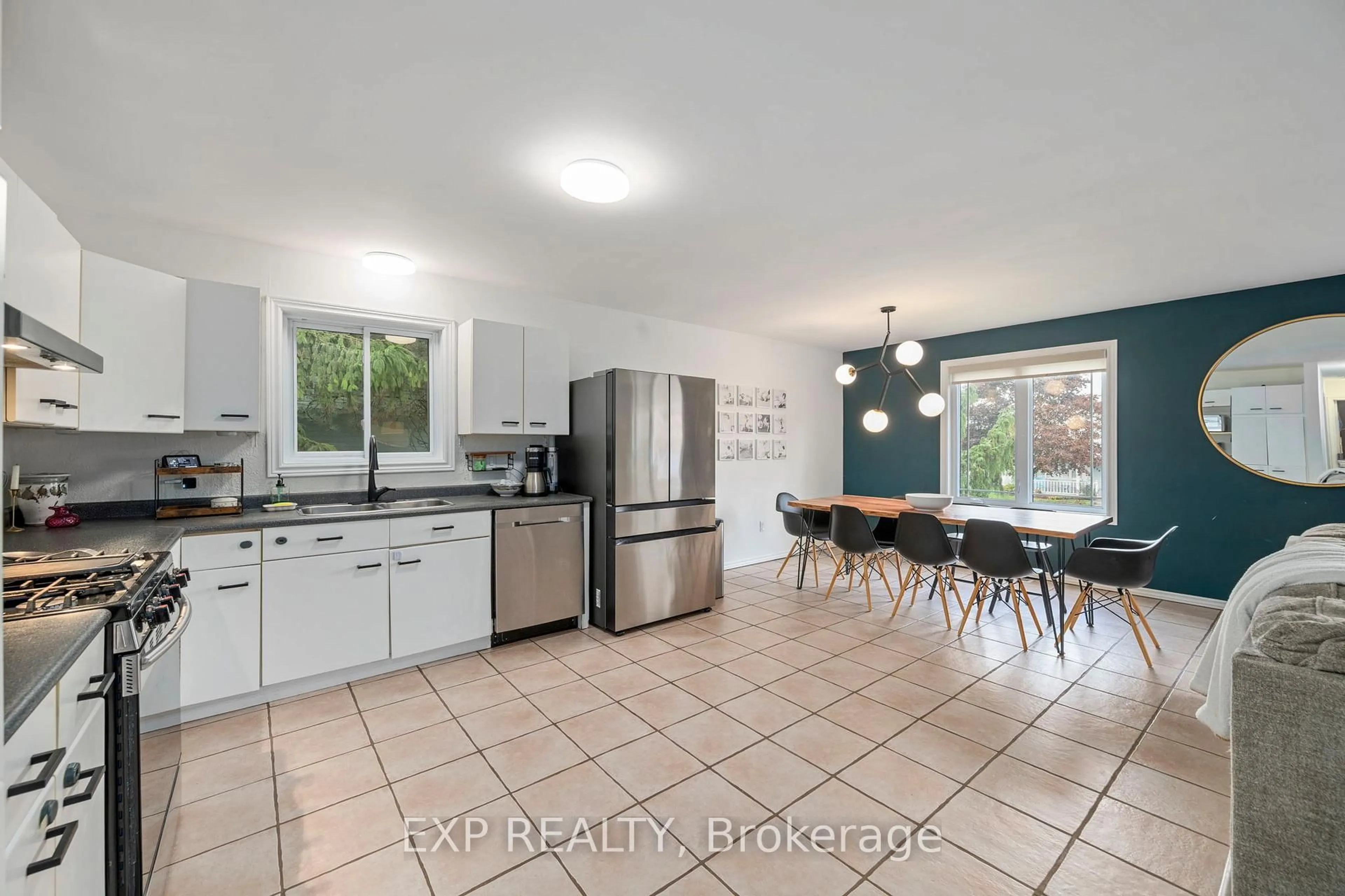 Open concept kitchen, ceramic/tile floor for 272 MARY St, Dutton/Dunwich Ontario N0L 1J0