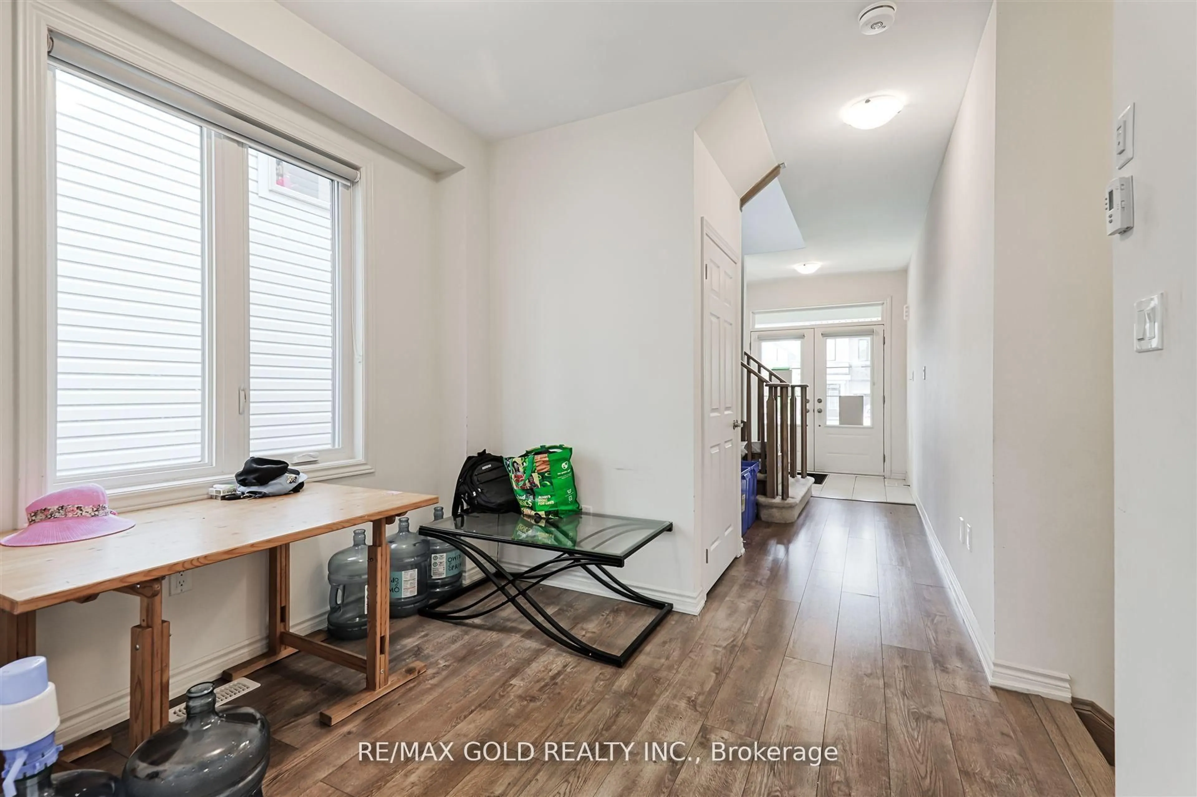 Indoor entryway for 76 Prest Way, Centre Wellington Ontario N1M 0K1