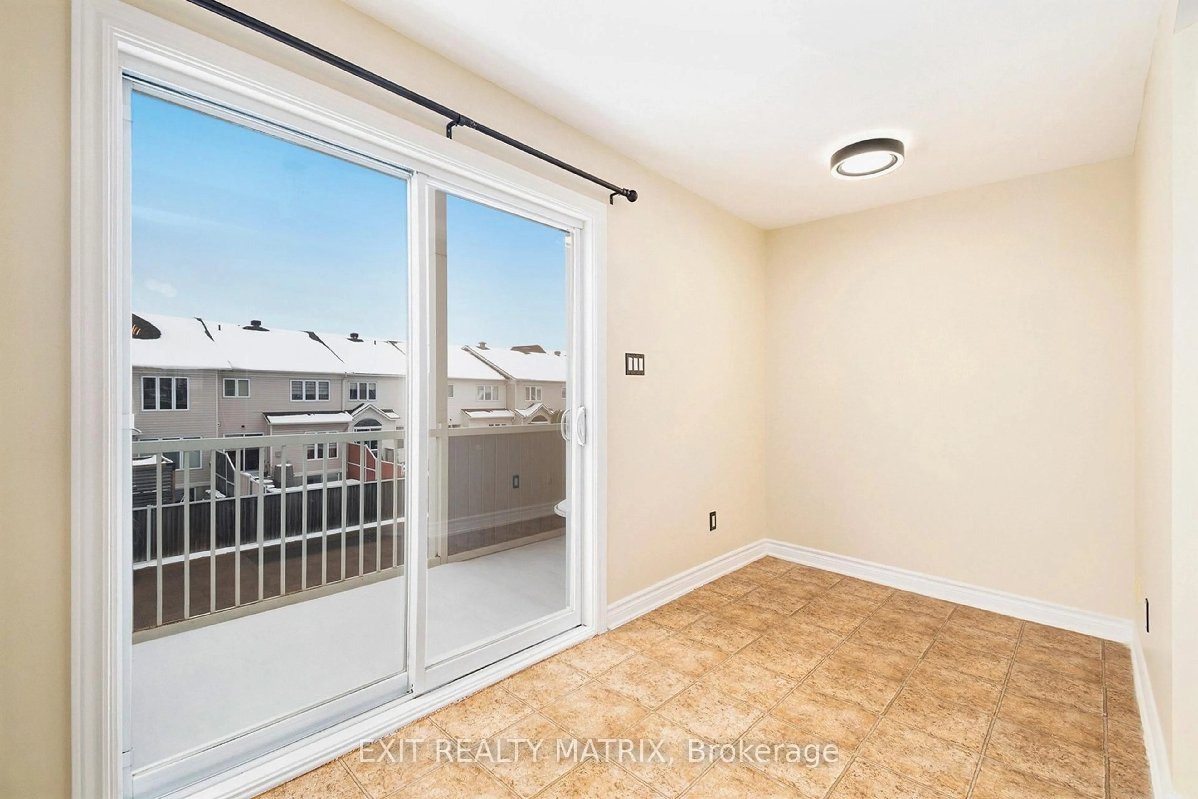 A pic of a room for 594 Lakeridge Dr #43, Ottawa Ontario K4A 0H4