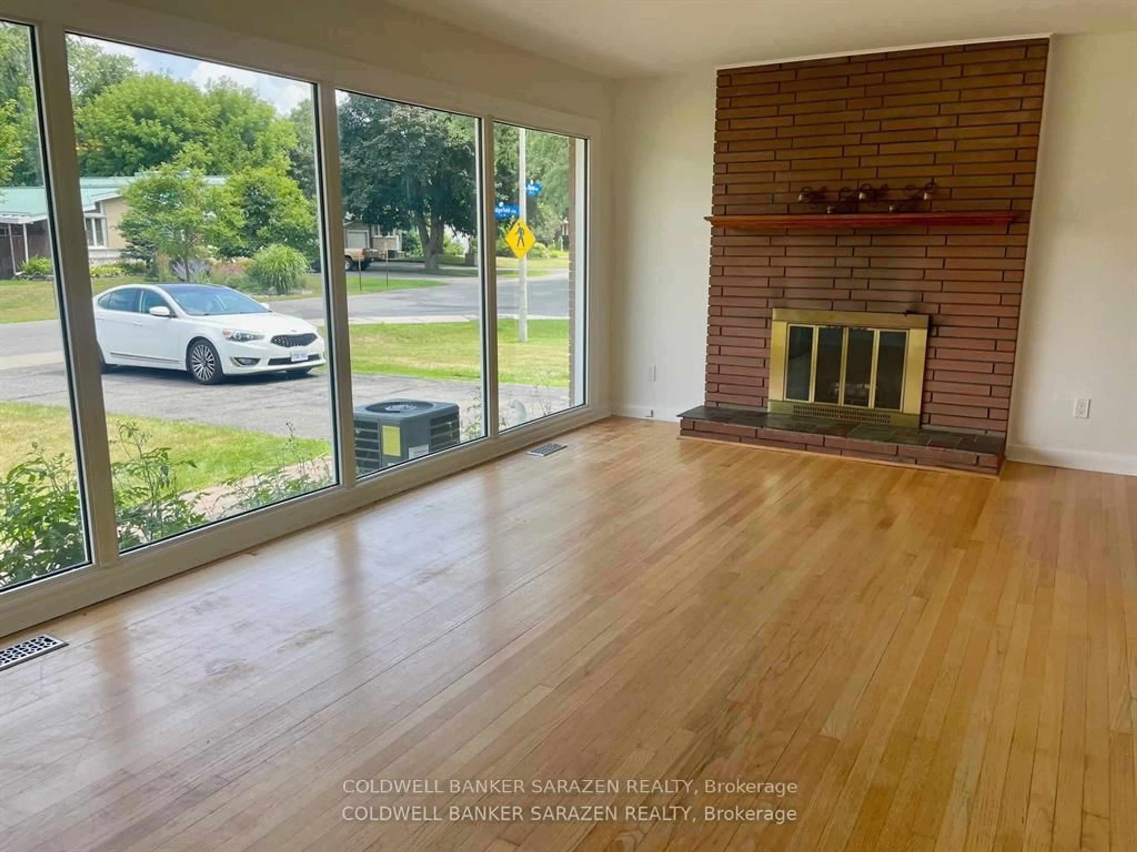 A pic of a room for 18 Stinson Ave, Ottawa Ontario K2H 6N1