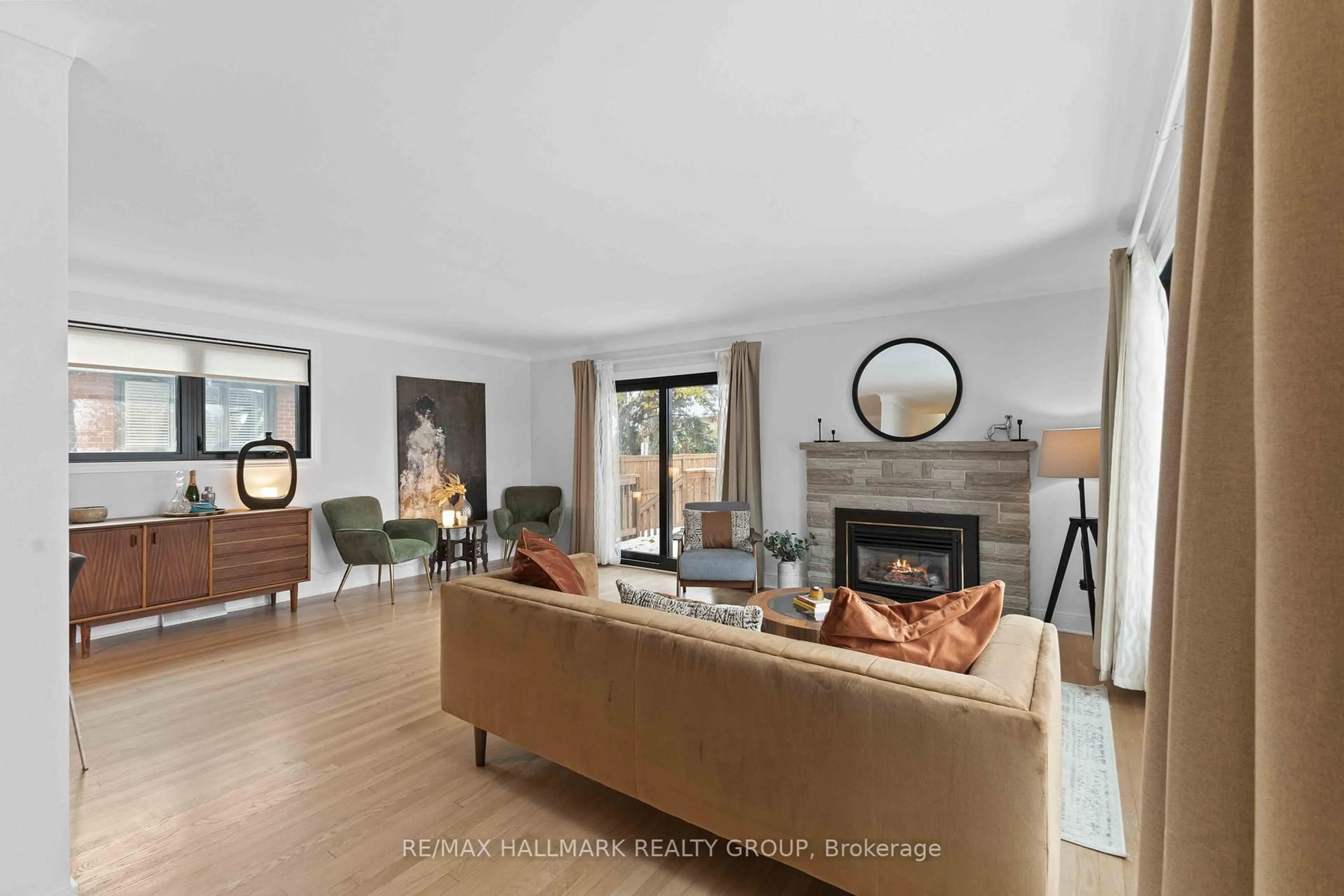 Living room with furniture, unknown for 2186 Lenester Ave, Ottawa Ontario K2A 1L4