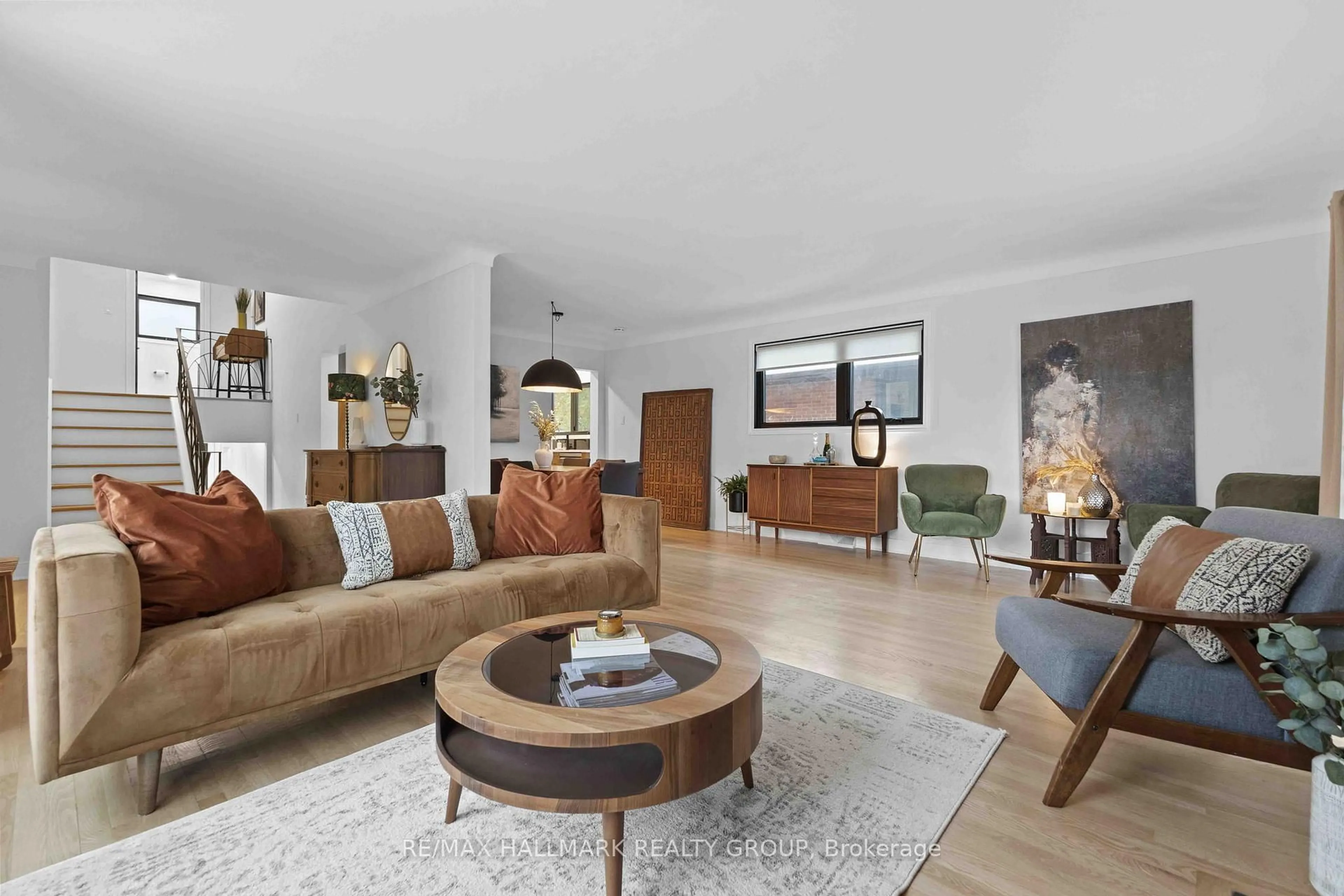 Living room with furniture, unknown for 2186 Lenester Ave, Ottawa Ontario K2A 1L4