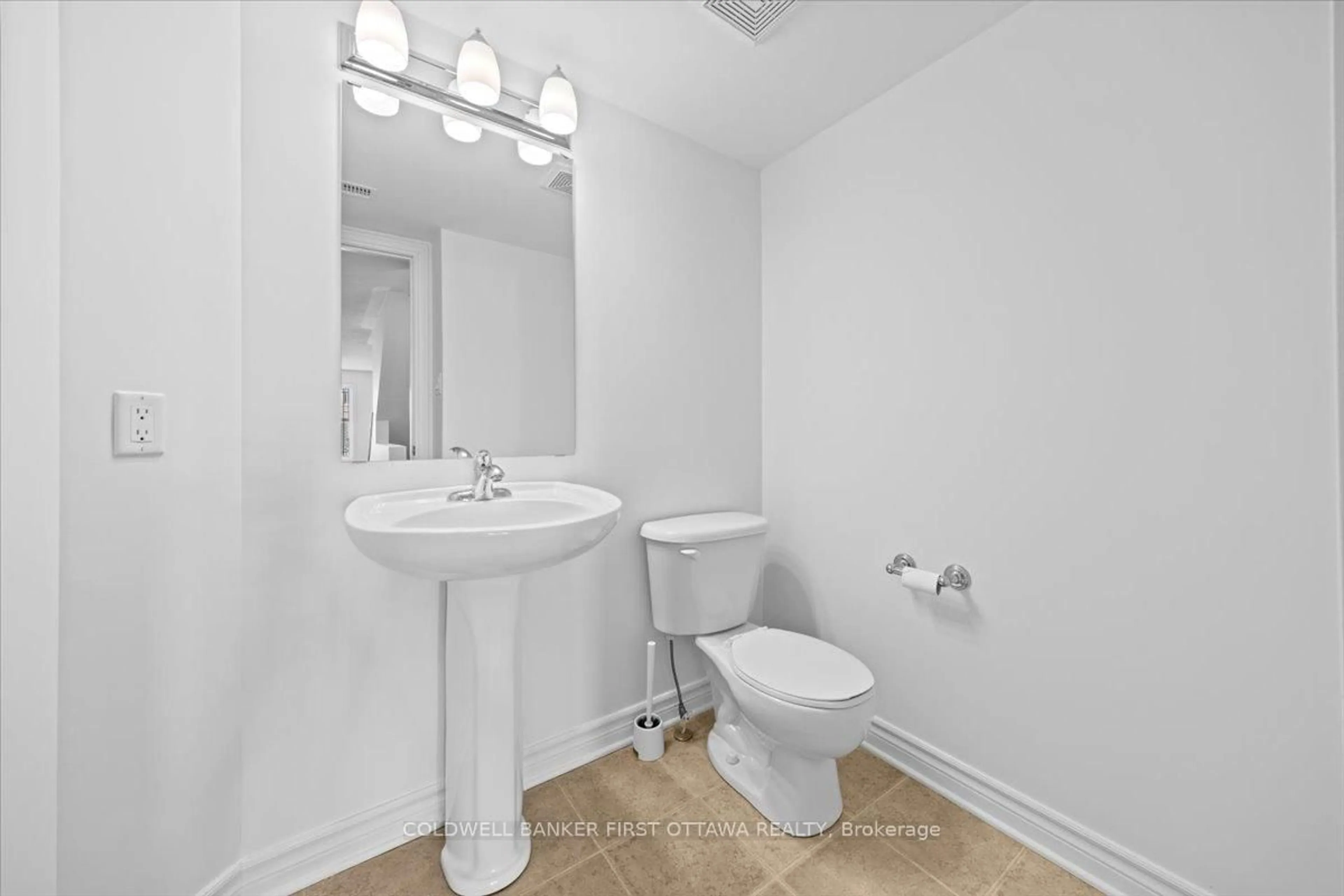 Standard bathroom, unknown for 112 Paseo Private, Nepean Ontario K2G 3J5