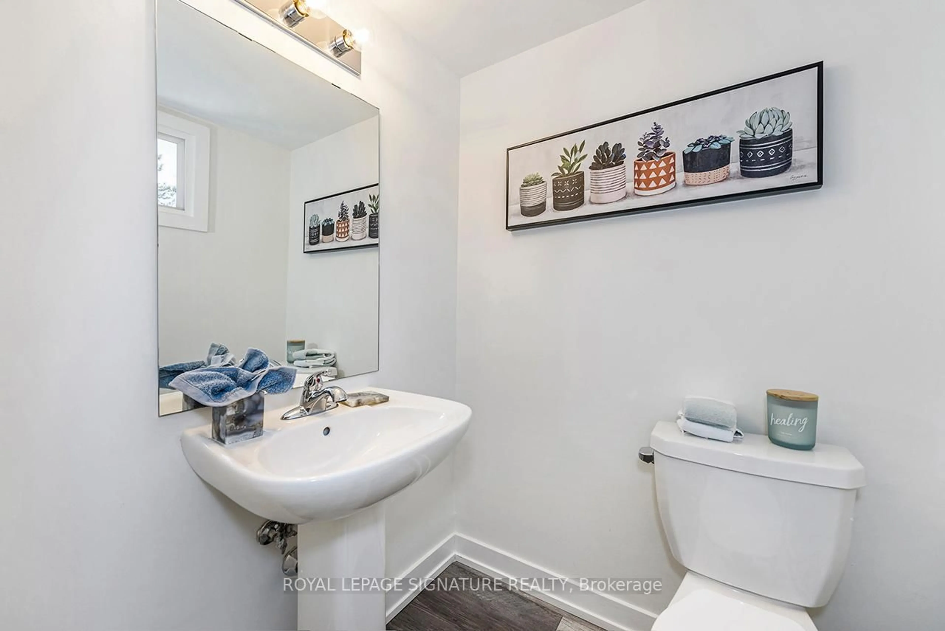 Standard bathroom, ceramic/tile floor for 88 Tunbridge Cres #41, Hamilton Ontario L8W 1L3
