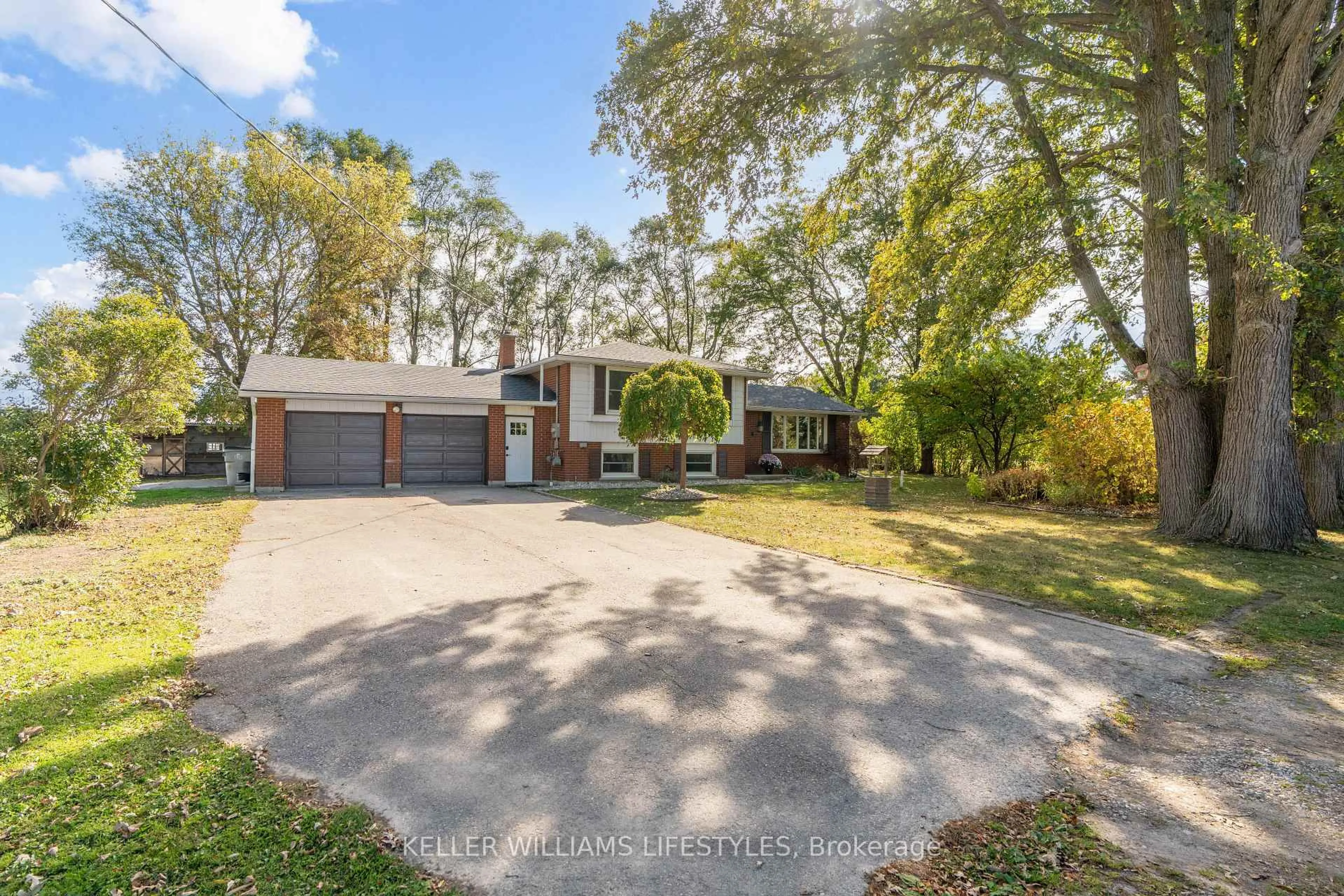 A pic from outside/outdoor area/front of a property/back of a property/a pic from drone, street for 8749 Longwoods Rd, Strathroy-Caradoc Ontario N0L 1W0