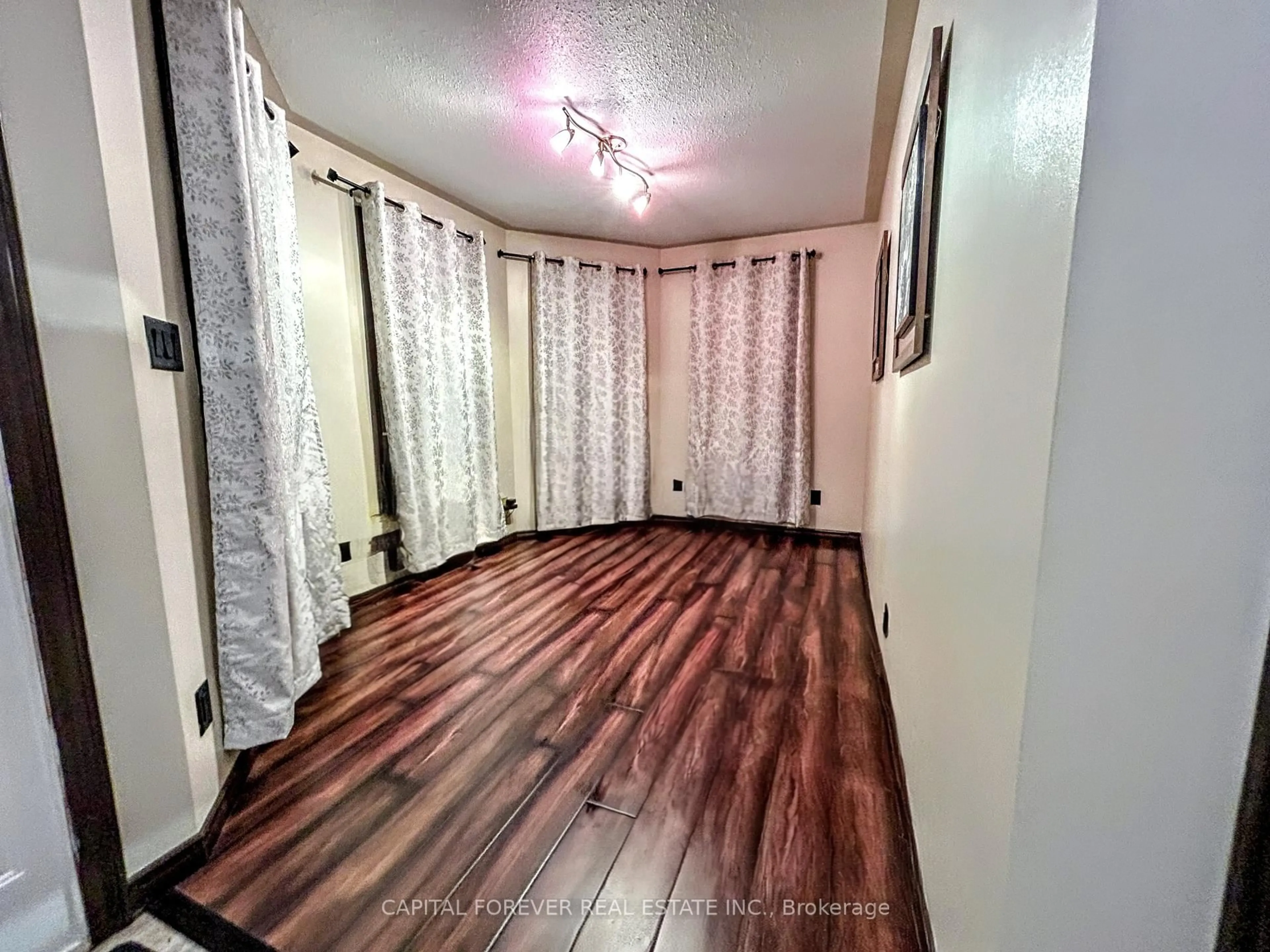 A pic of a room for 42 Dogwood Dr, Tillsonburg Ontario N4G 5S7