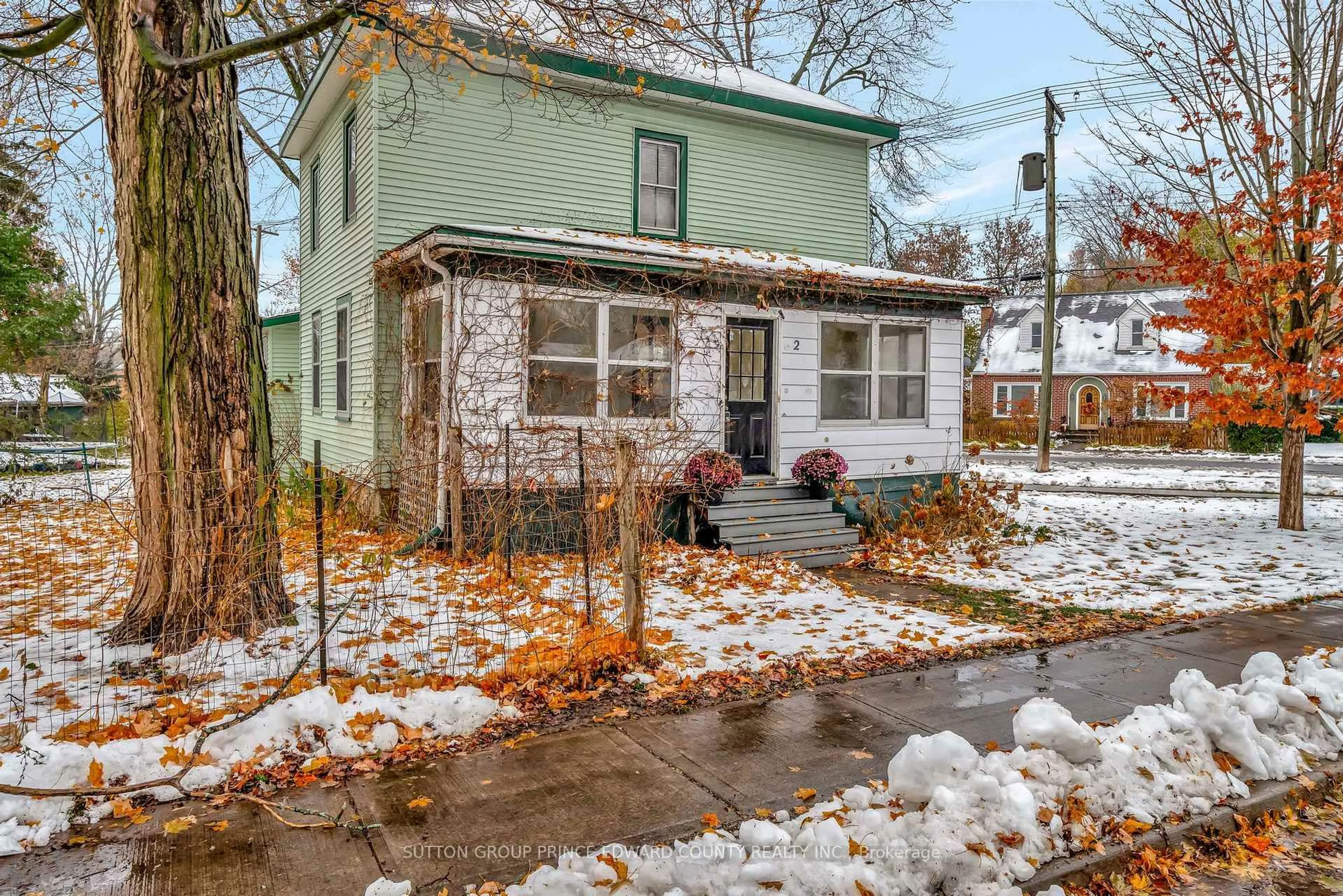 Patio, street for 2 Queen St, Prince Edward County Ontario K0K 2T0