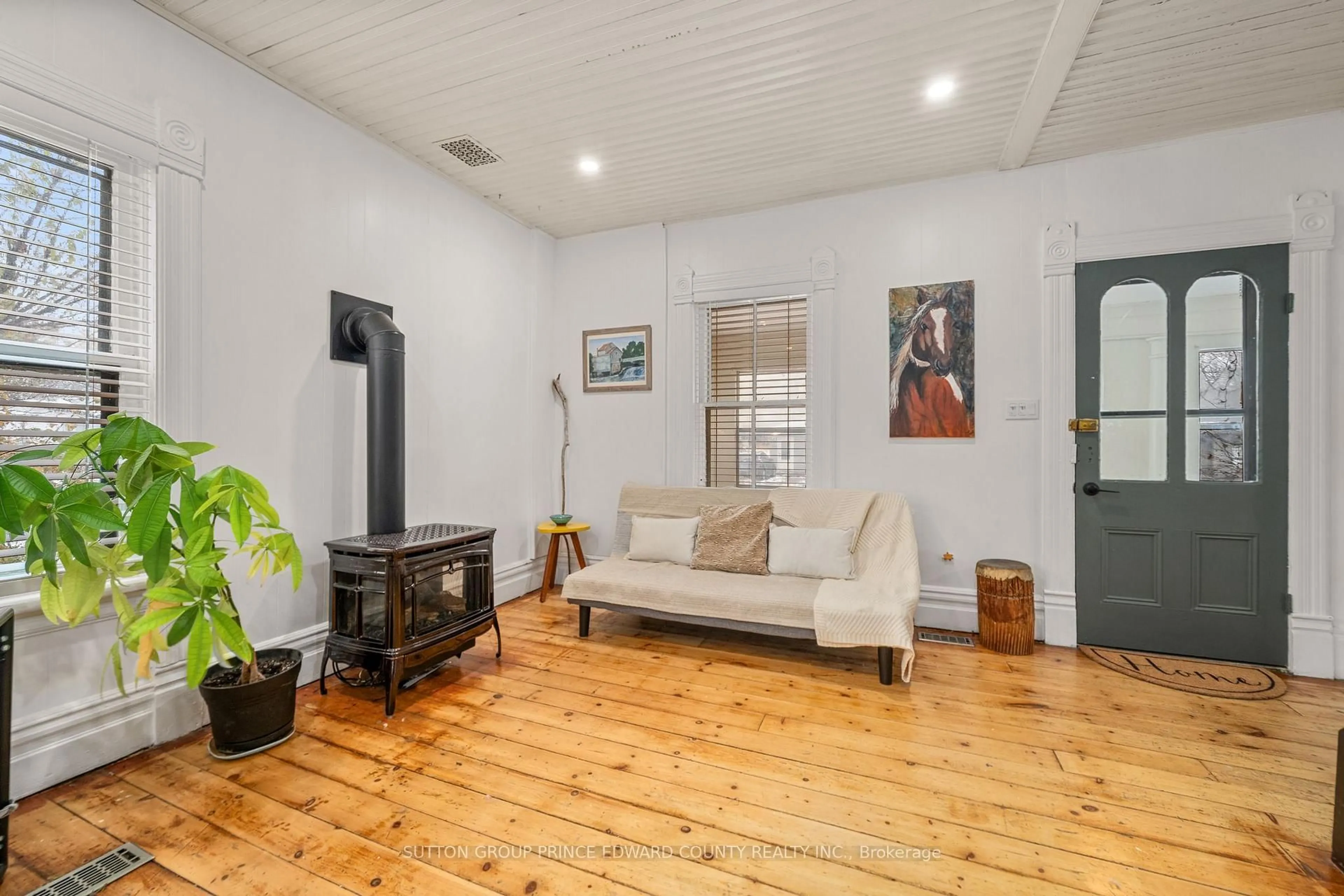 Living room with furniture, unknown for 2 Queen St, Prince Edward County Ontario K0K 2T0