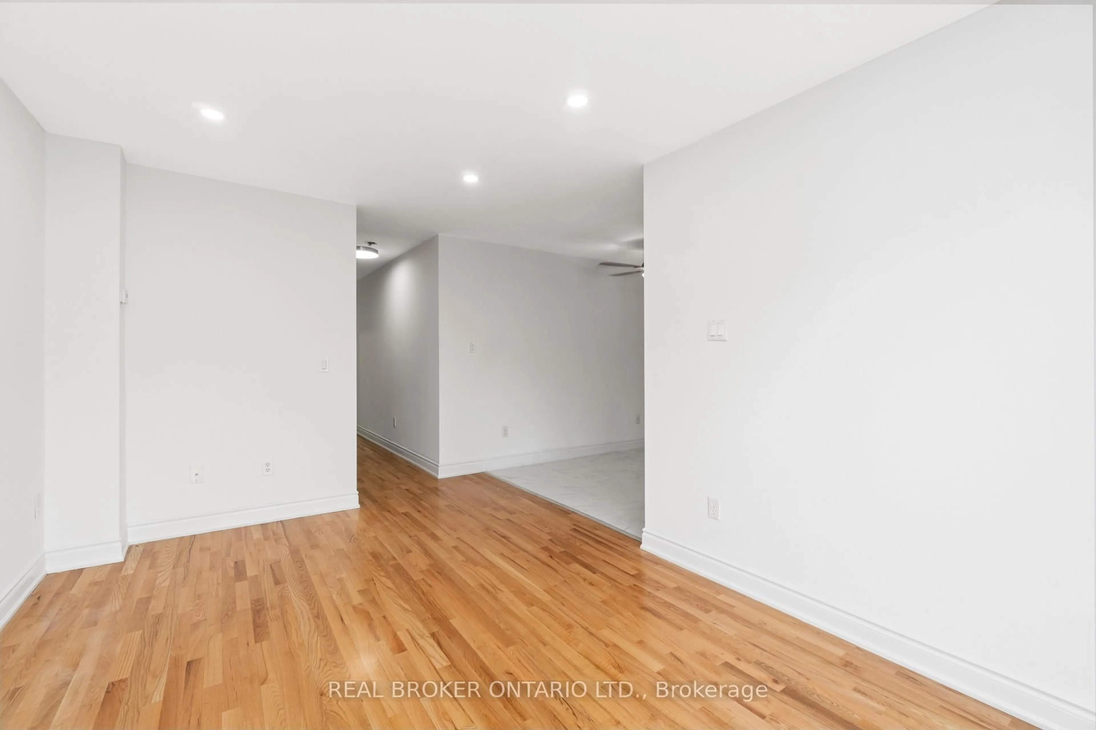 A pic of a room for 3 A Southpark Dr, Ottawa Ontario K1B 3B8