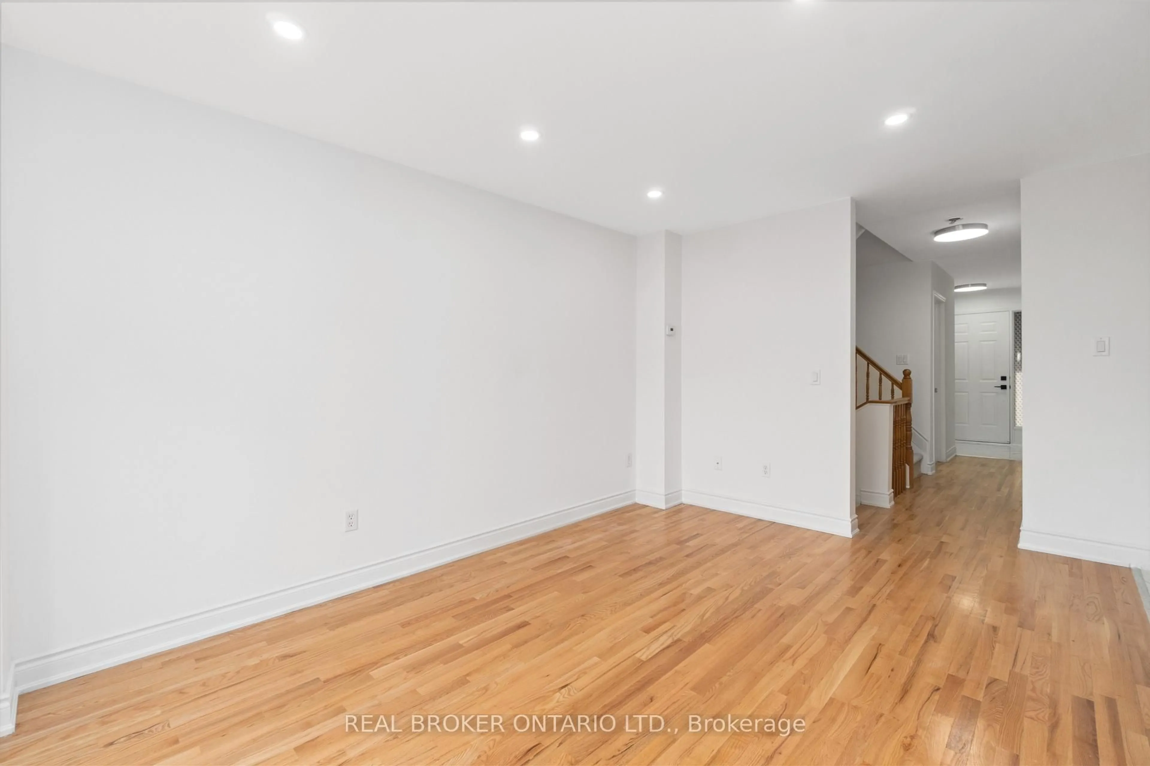 Unknown for 3 A Southpark Dr, Ottawa Ontario K1B 3B8