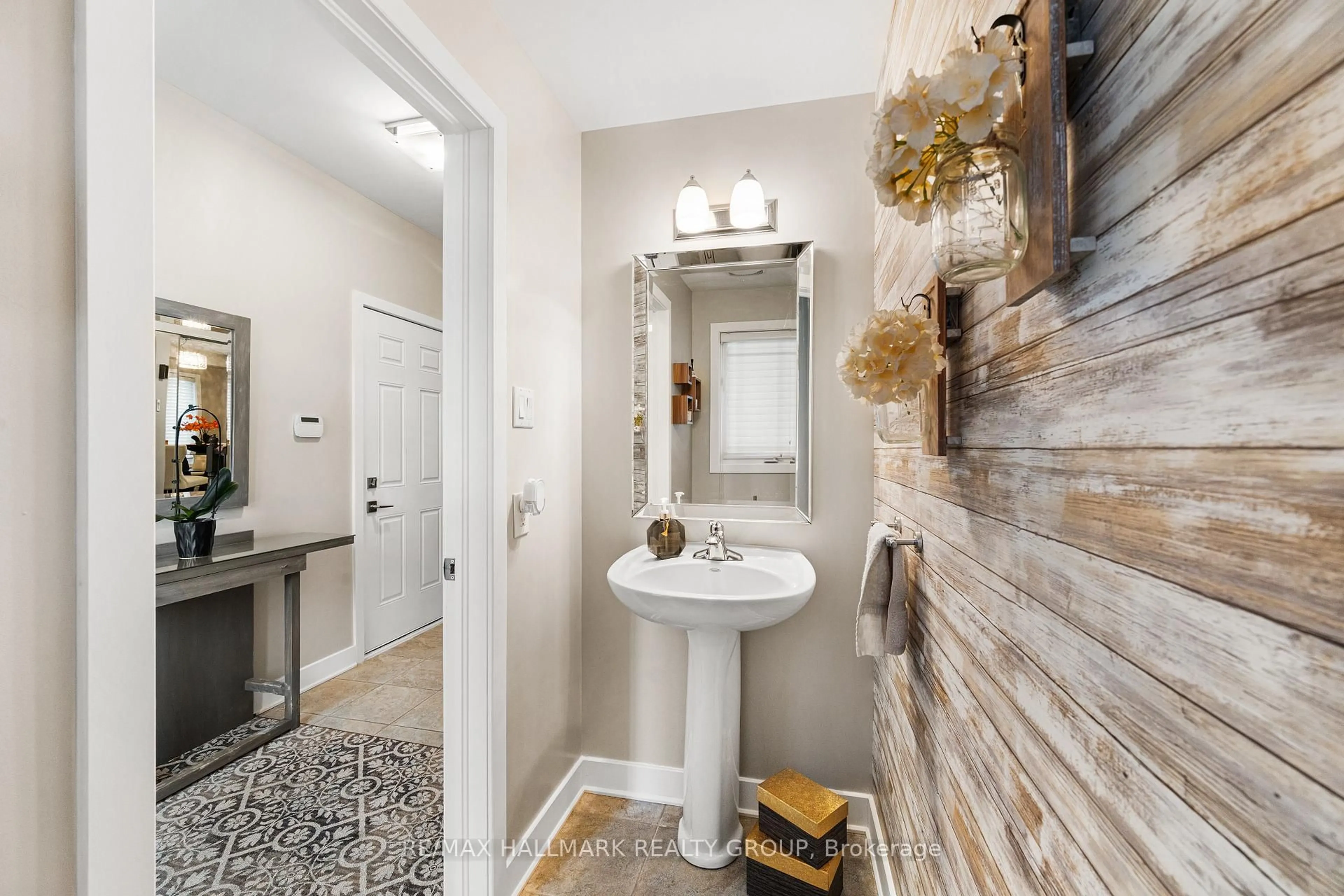 Contemporary bathroom, ceramic/tile floor for 311 TRAVIS St, Ottawa Ontario K1W 0E5