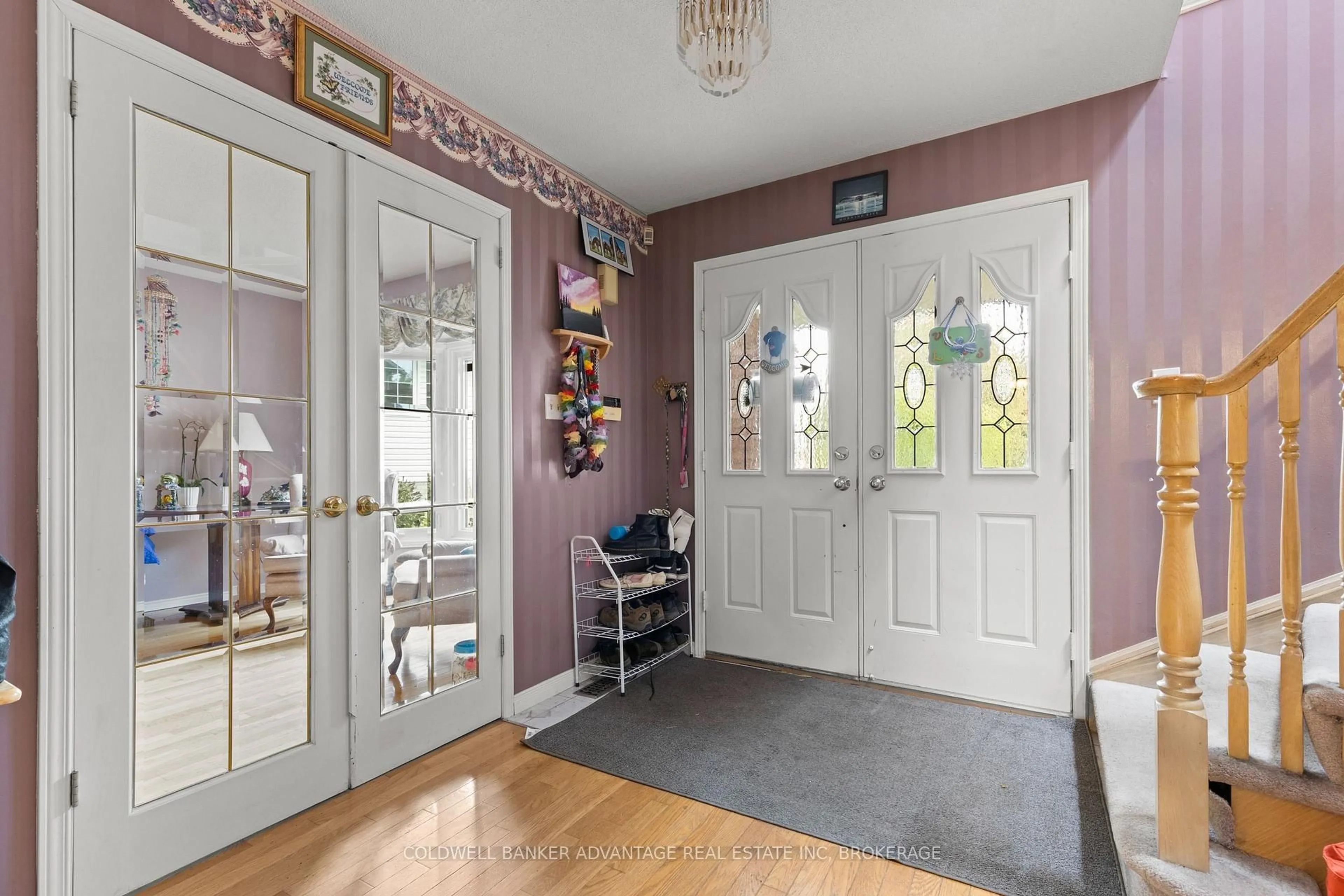 Indoor entryway for 35 Woodrush Ave, Welland Ontario L3C 6S6