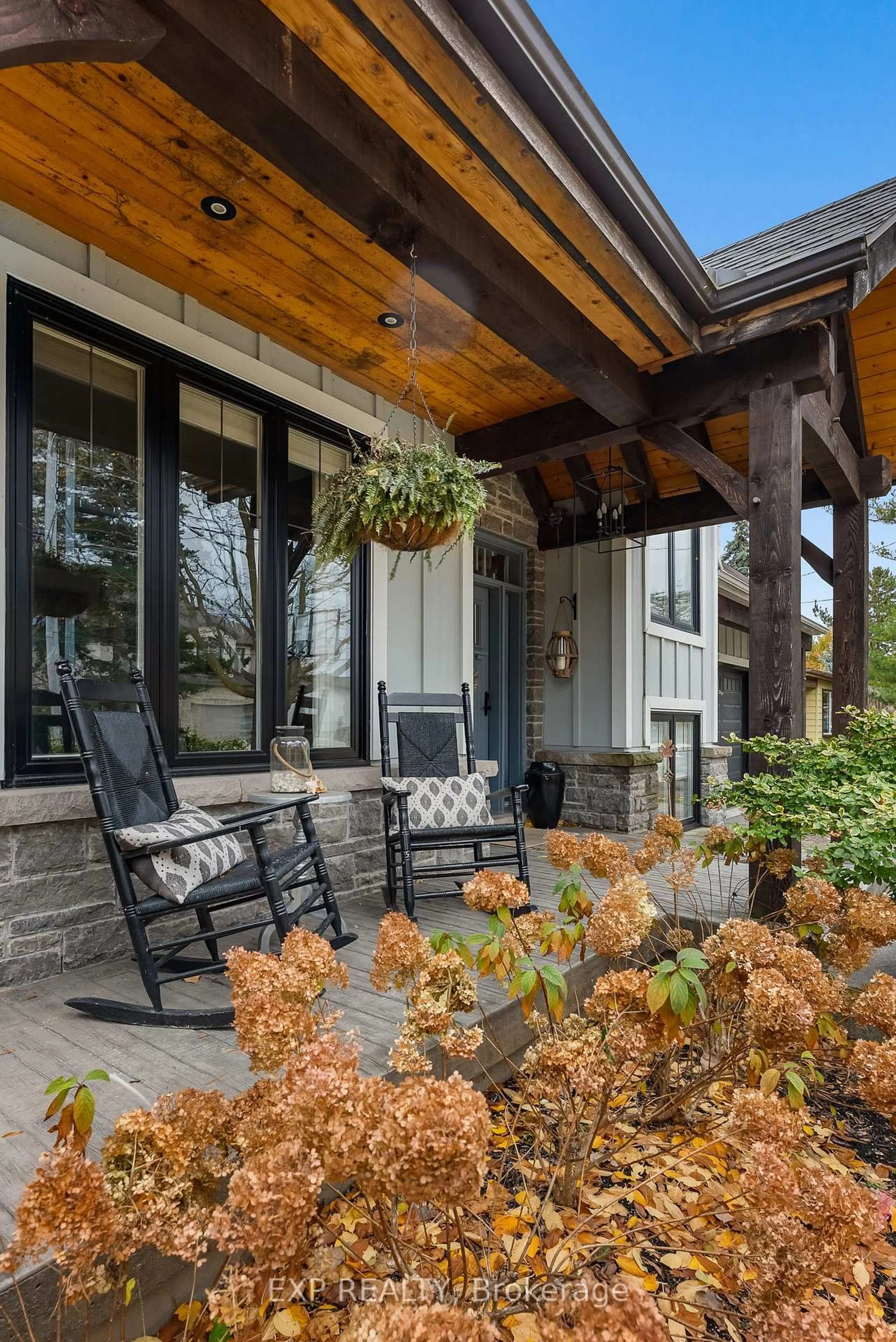 Patio, unknown for 2218 Portage Rd, Niagara Falls Ontario L2J 0C2