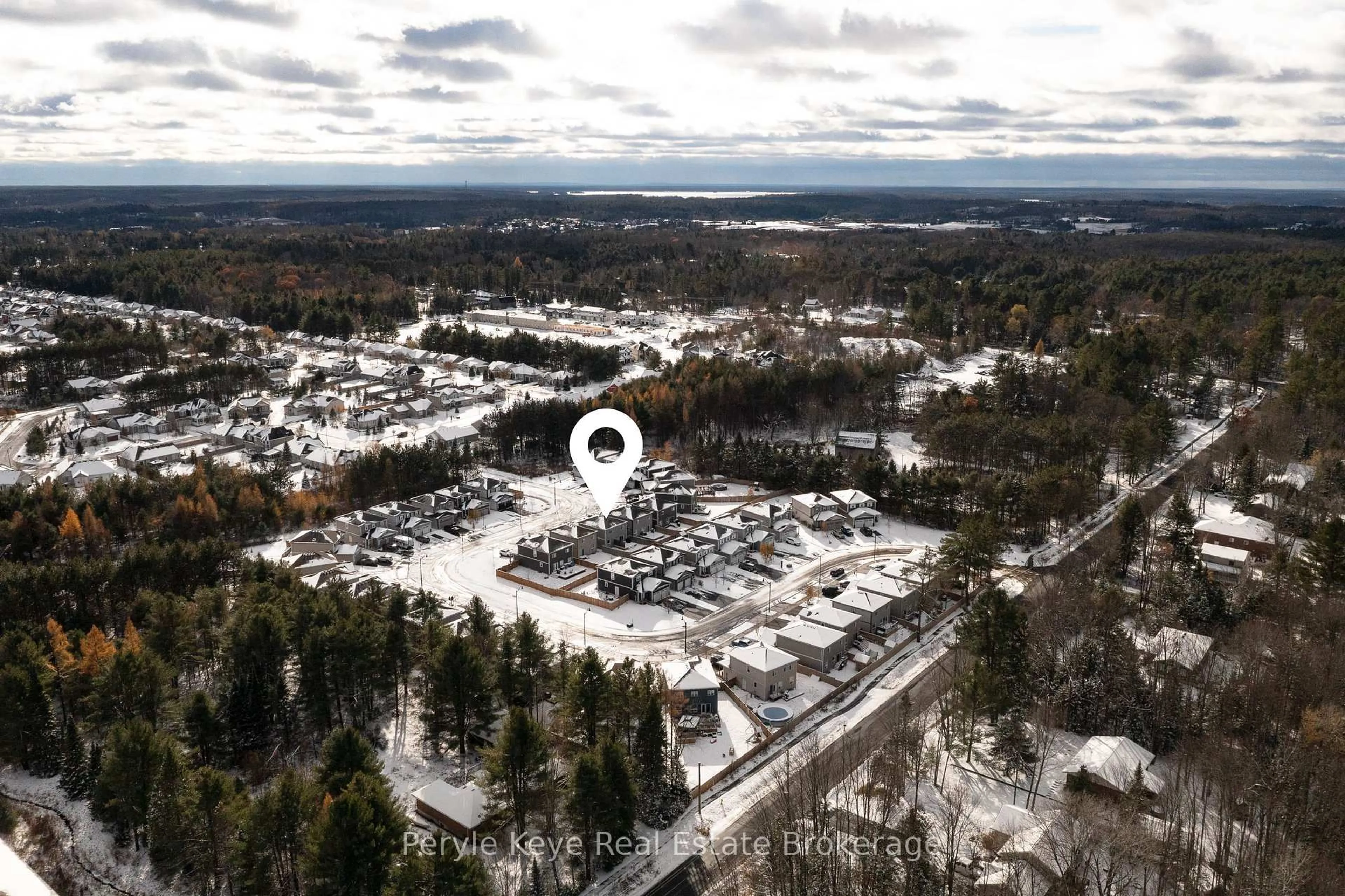 A pic from outside/outdoor area/front of a property/back of a property/a pic from drone, mountain view for 65 Fieldstream Chse, Bracebridge Ontario P1L 0A7