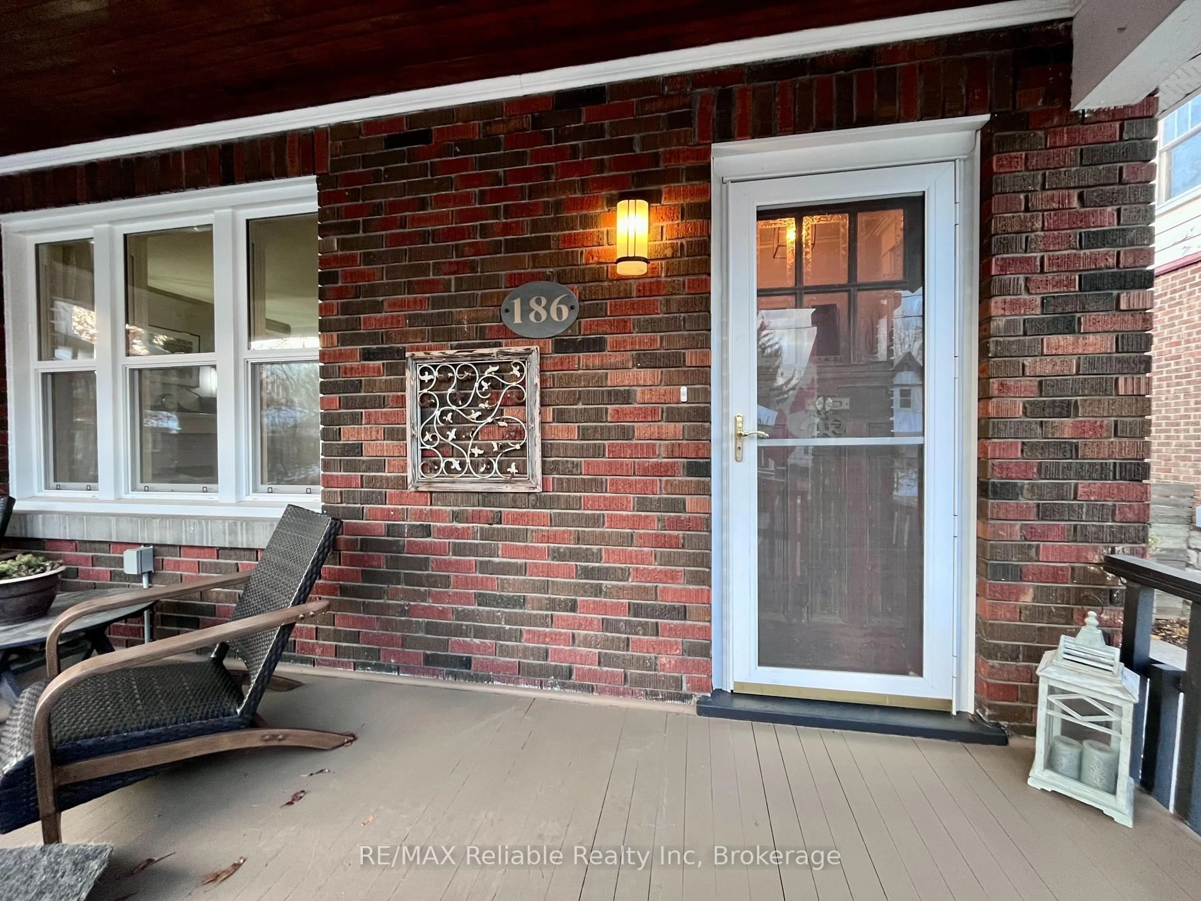 Patio, street for 186 Garfield Ave, London South Ontario N6C 2B8