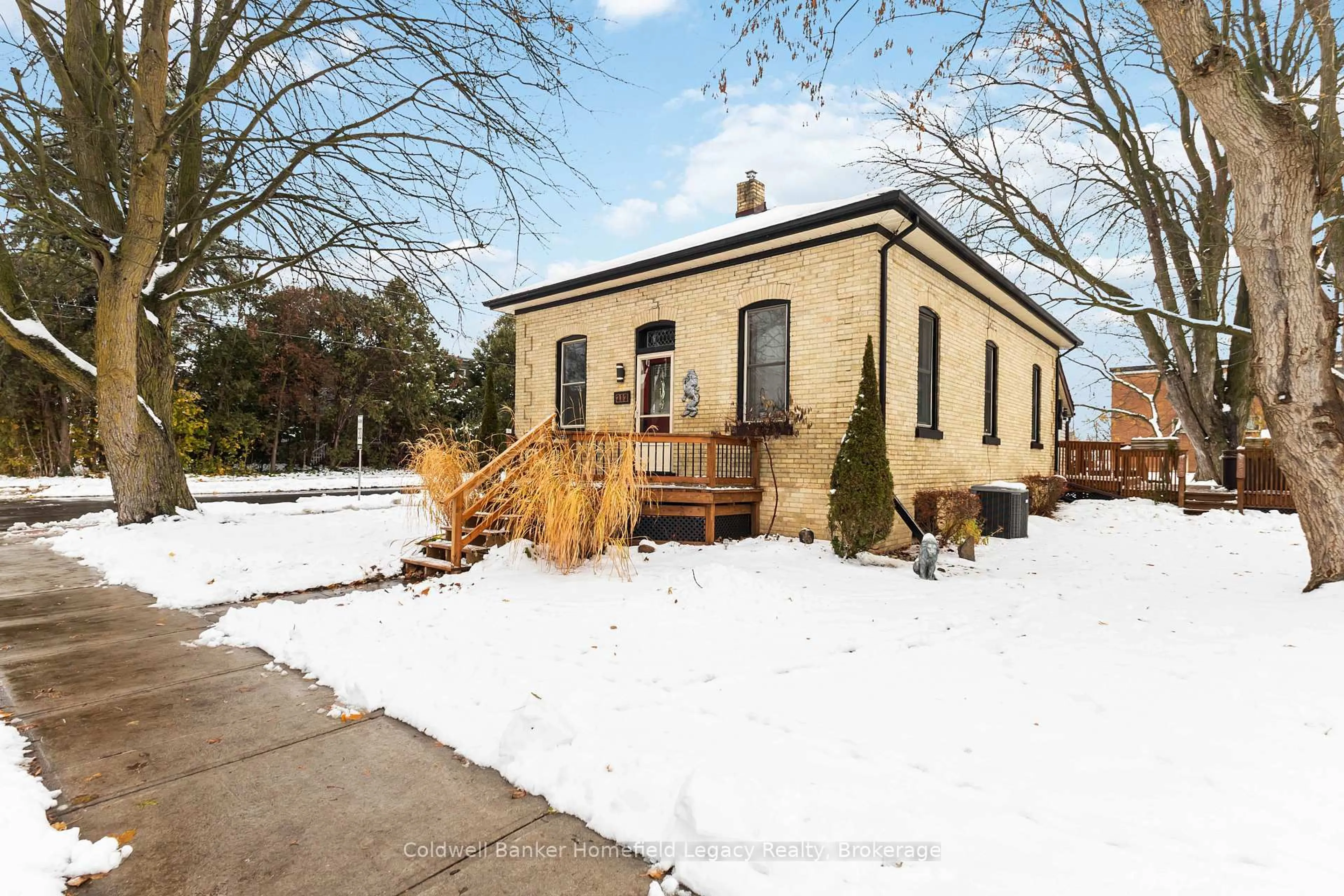 Unknown for 212 Andrew St, South Huron Ontario N0M 1S1