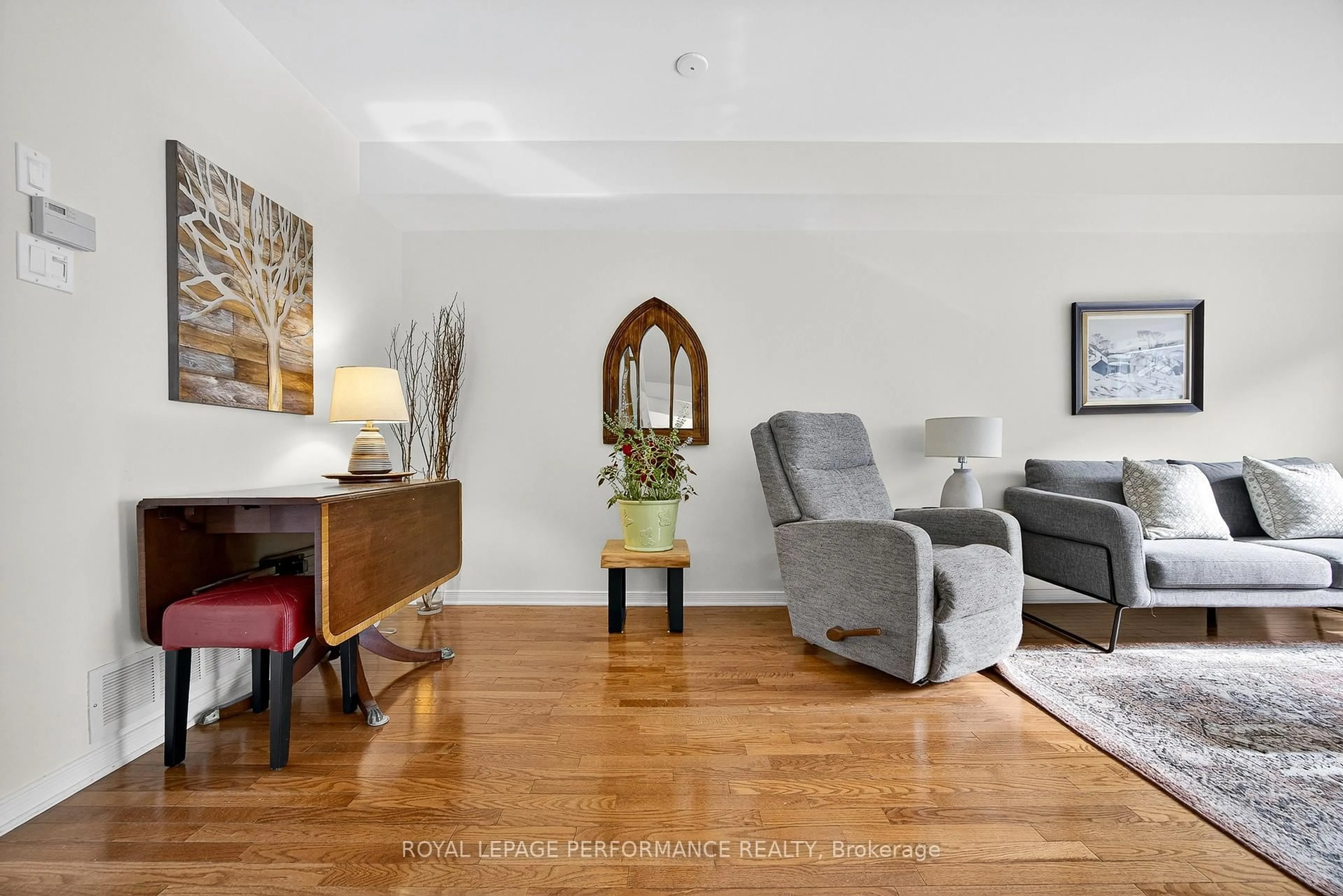 Living room with furniture, unknown for 9 Panorama Private, Ottawa Ontario K1Y 4X1