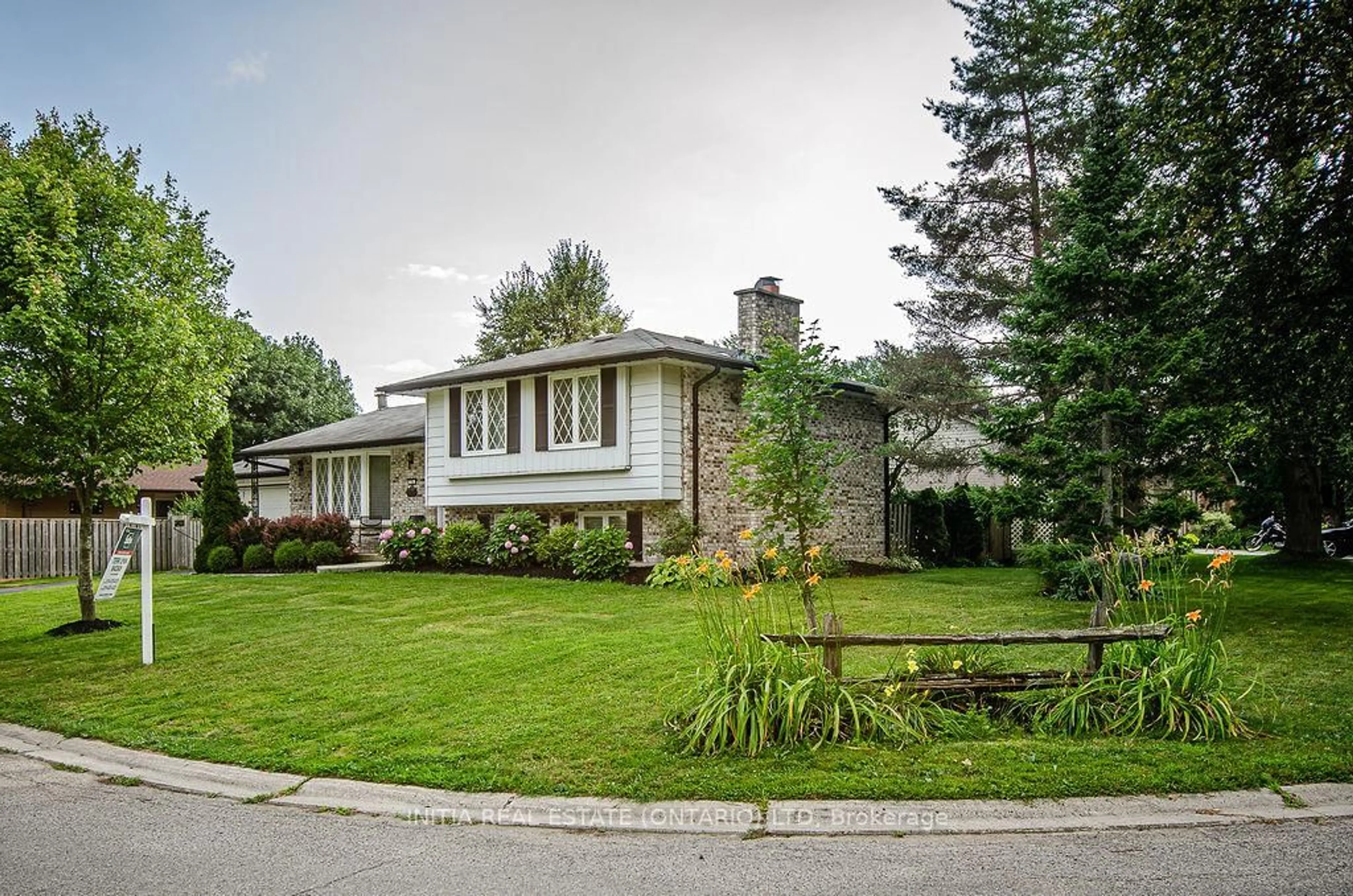 Unknown for 15 Balcarres Rd, London North Ontario N5X 2H5