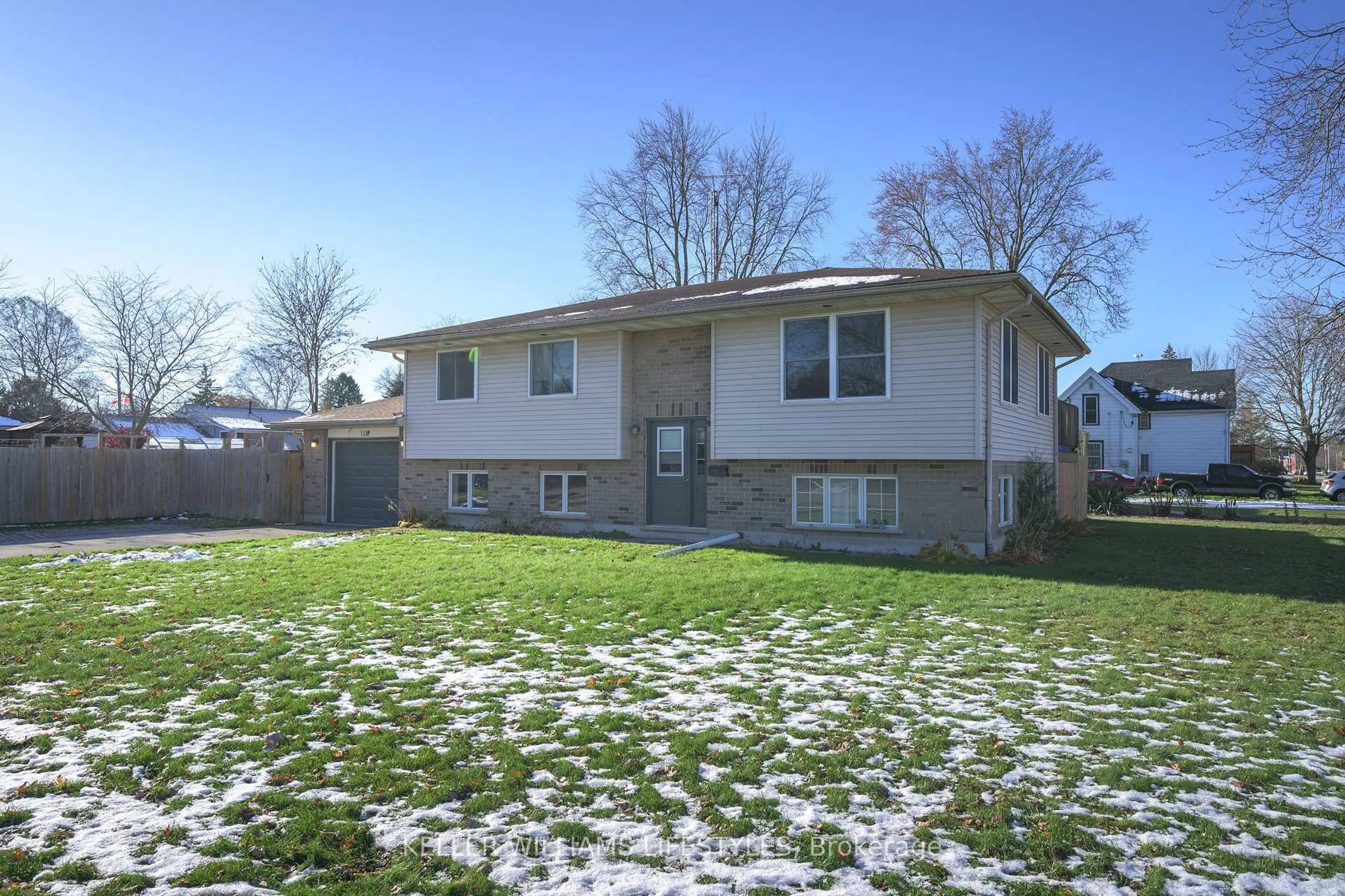 Home with vinyl exterior material, street for 118 Main St, West Elgin Ontario N0L 2P0