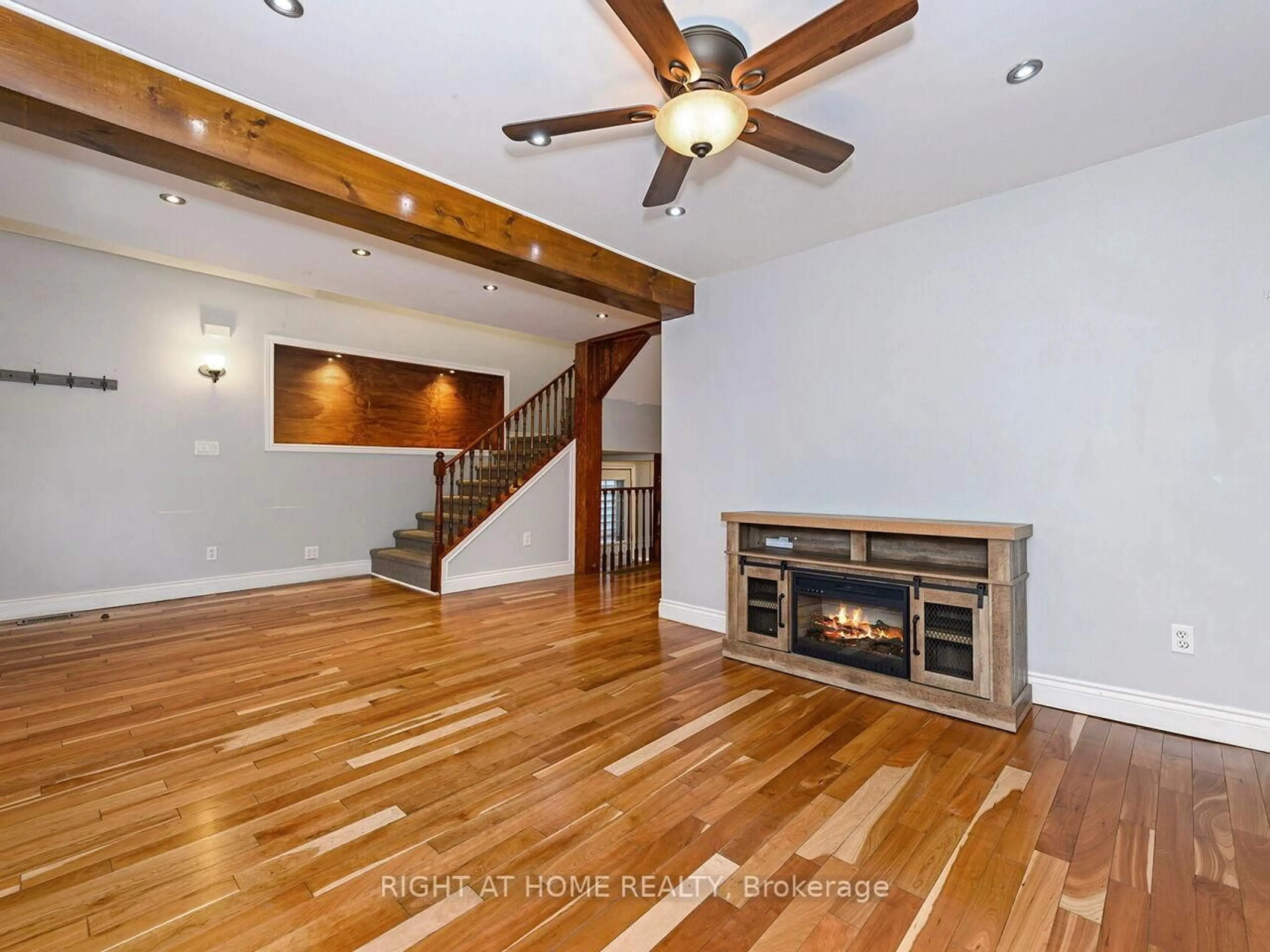 Unknown for 180 Rosslyn Ave, Hamilton Ontario L8L 7P7