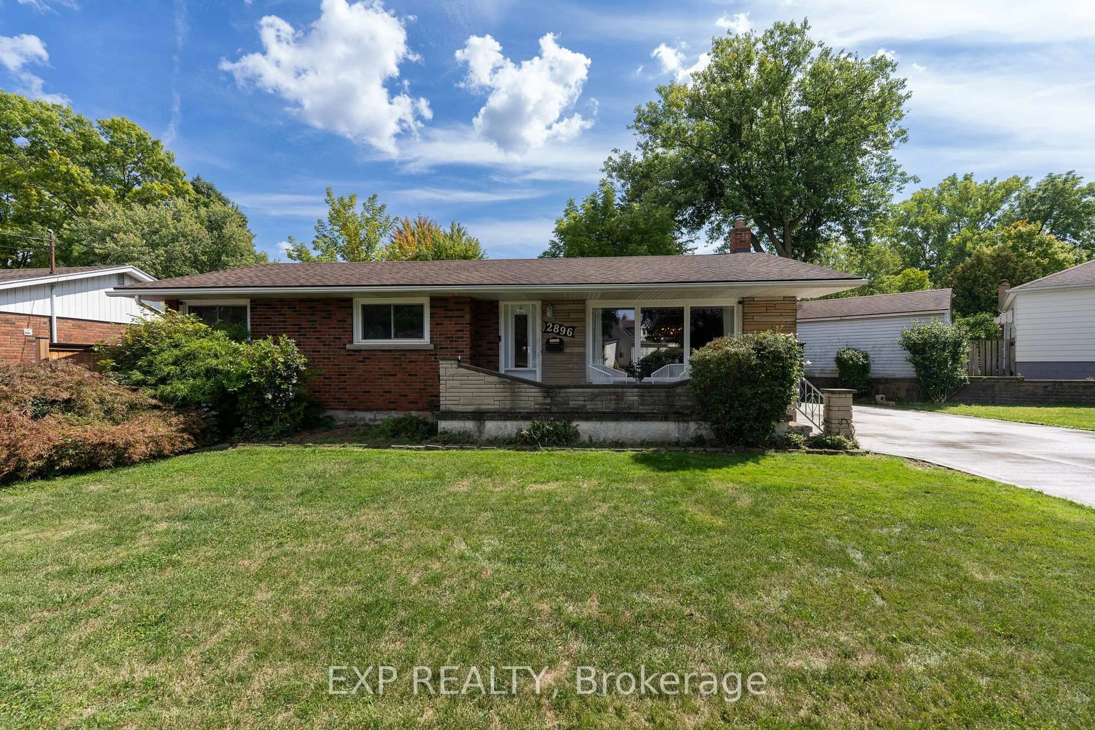 Home with brick exterior material, street for 2896 Portage Rd, Niagara Falls Ontario L2J 2J5