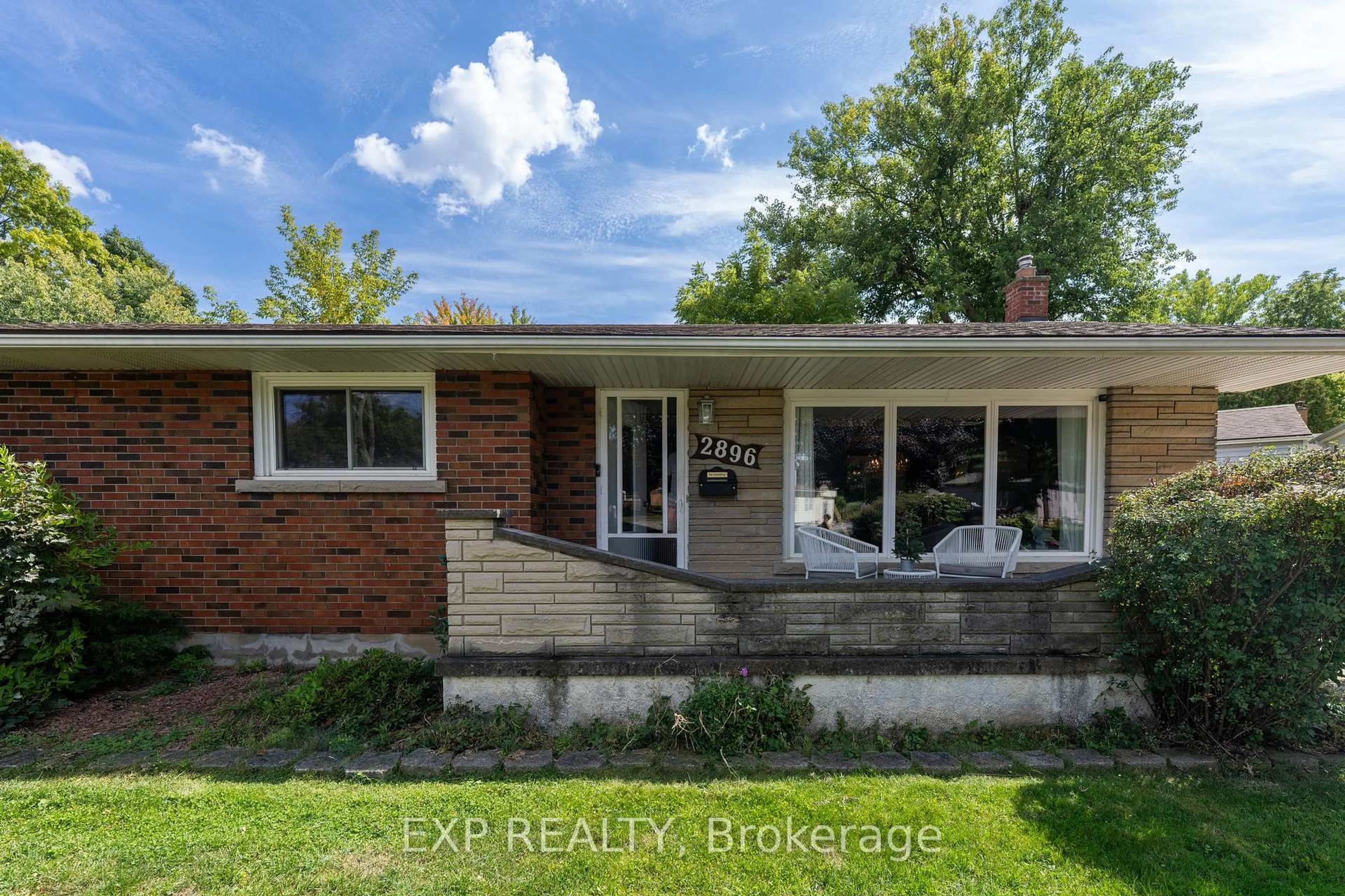 Home with brick exterior material, street for 2896 Portage Rd, Niagara Falls Ontario L2J 2J5