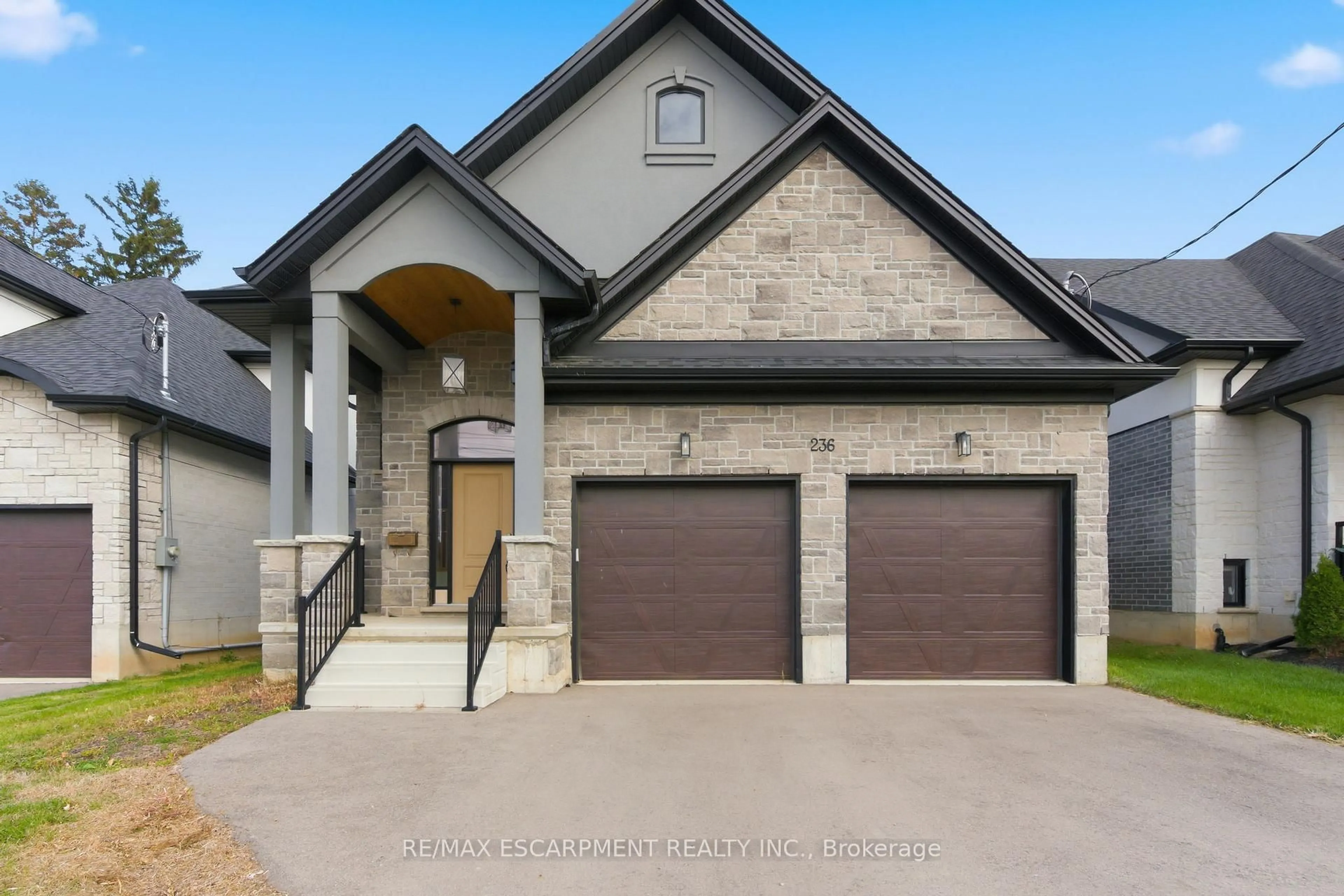 Home with brick exterior material, street for 236 Mount Pleasant St, Brantford Ontario N3T 1V1