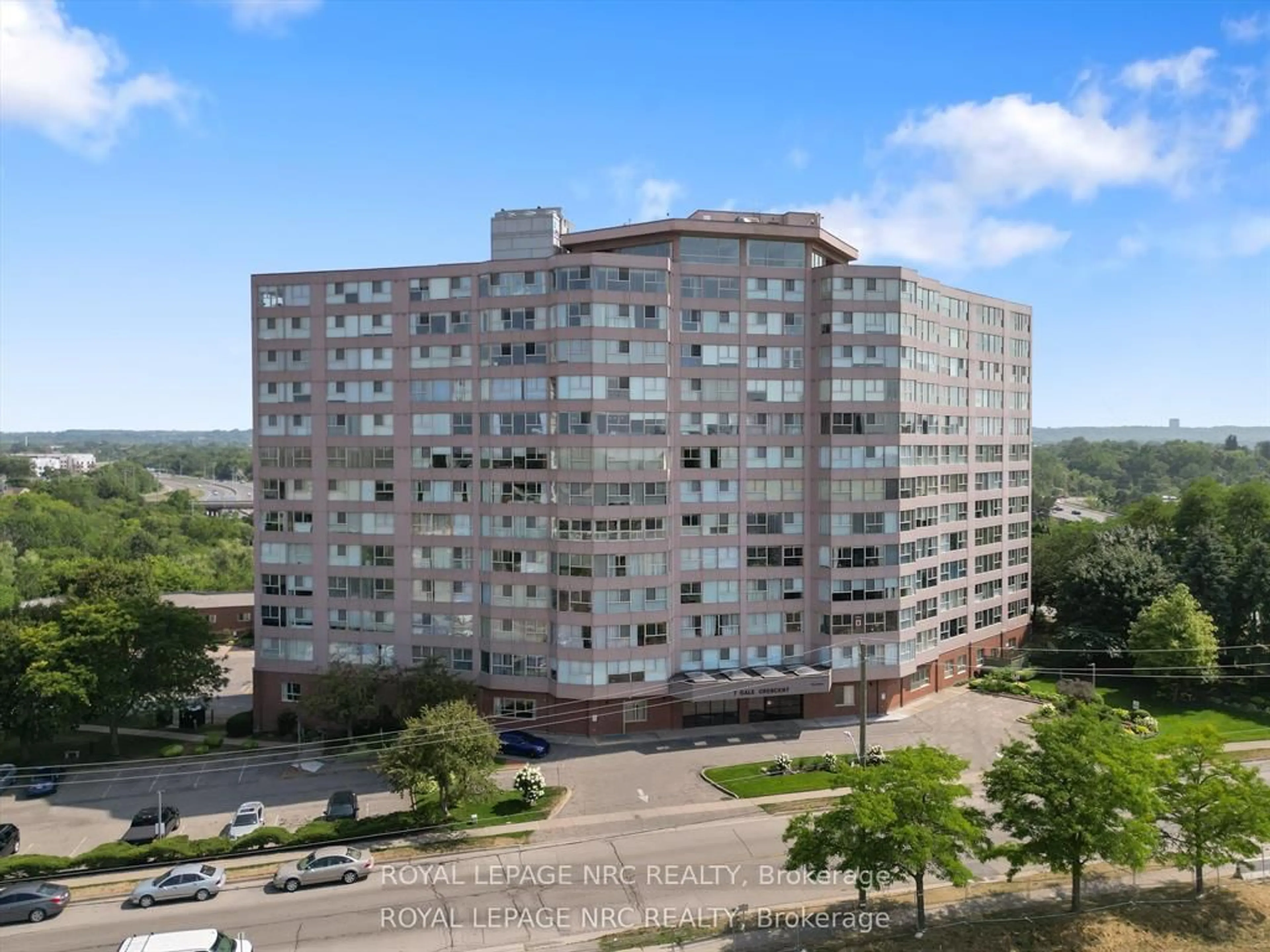 A pic from outside/outdoor area/front of a property/back of a property/a pic from drone, unknown for 7 Gale Cres #1109, St. Catharines Ontario L2R 7M8