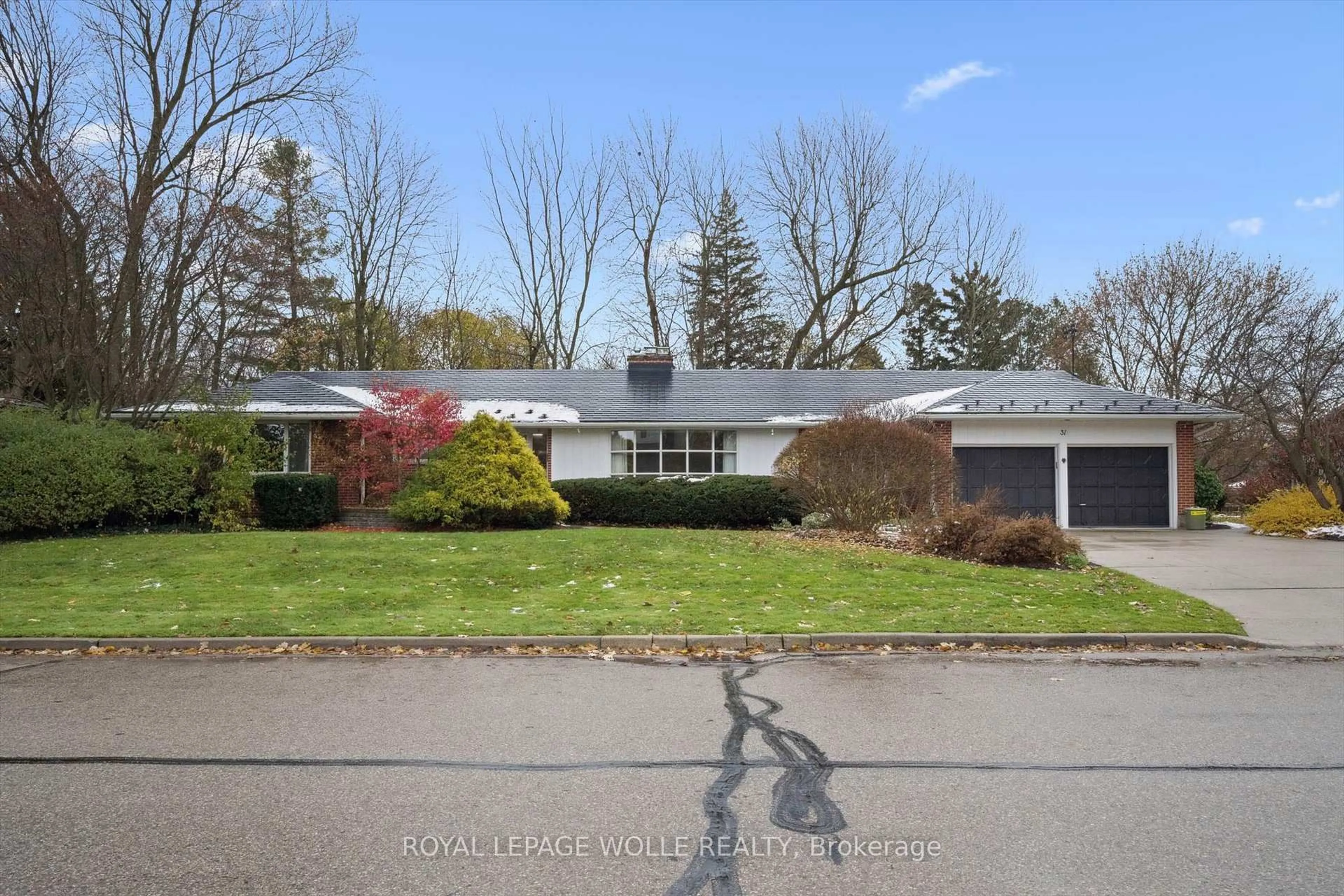 A pic from outside/outdoor area/front of a property/back of a property/a pic from drone, street for 31 Second St, Woolwich Ontario N3B 1H3