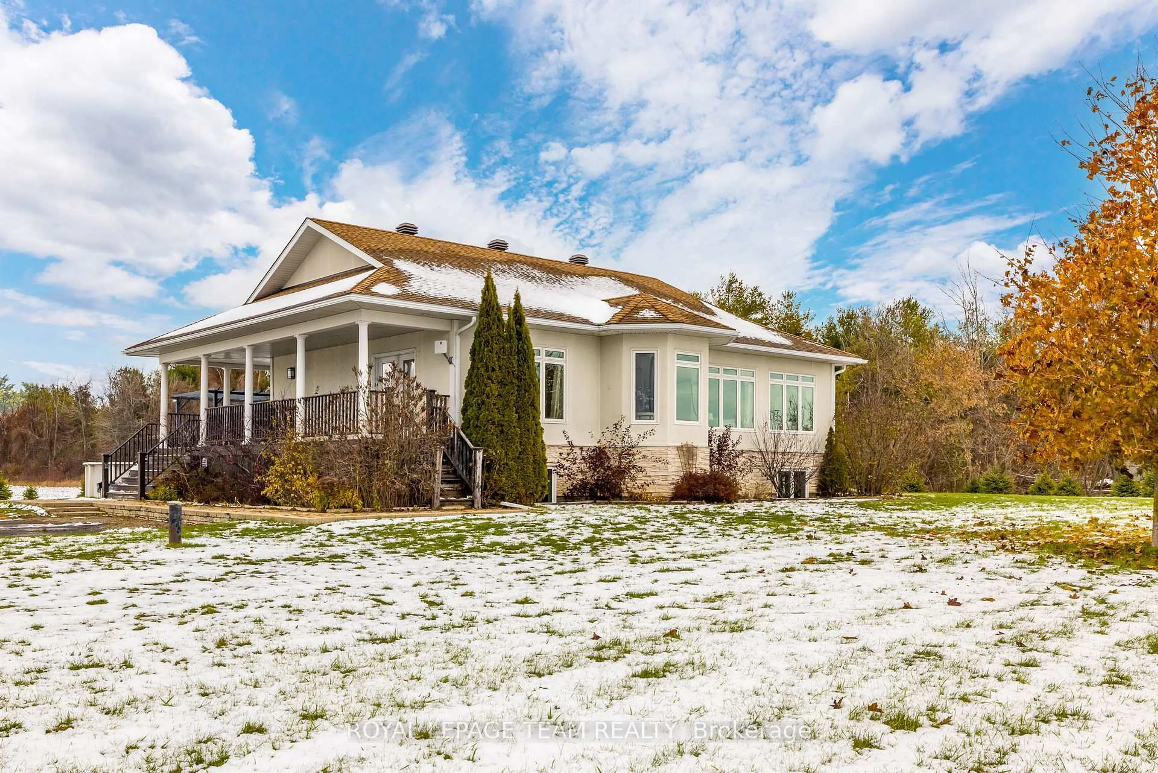 Home with vinyl exterior material, unknown for 4128 County 7 Rd, South Dundas Ontario K0C 2H0