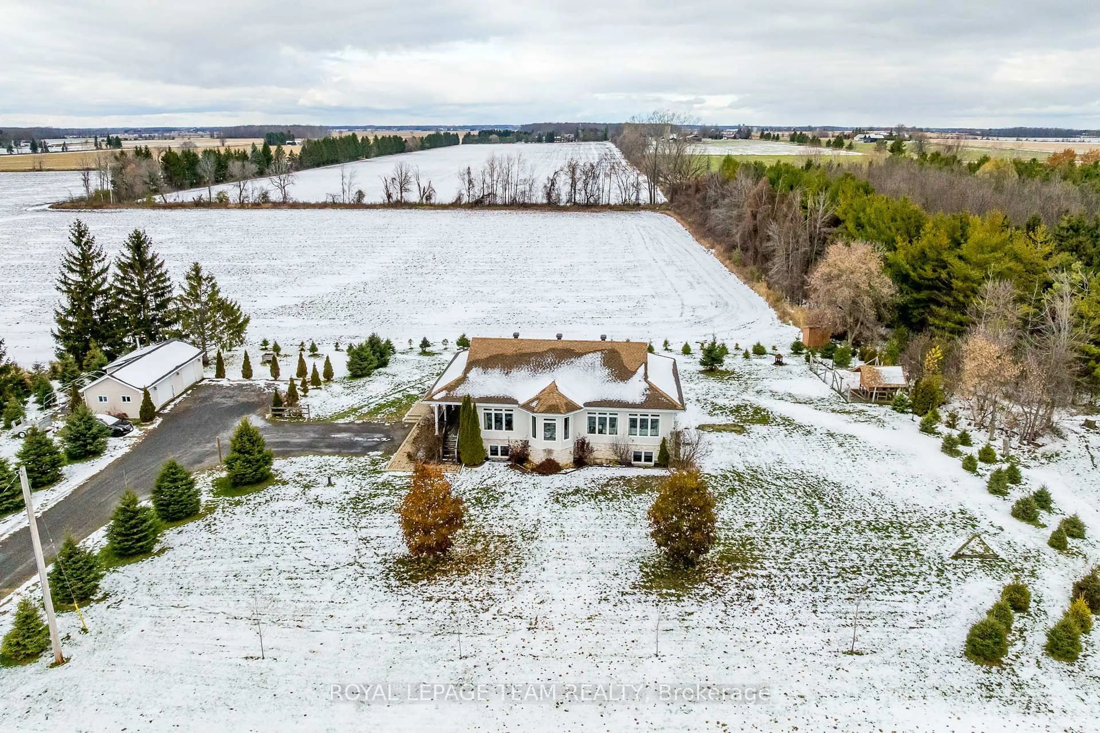 A pic from outside/outdoor area/front of a property/back of a property/a pic from drone, water/lake/river/ocean view for 4128 County 7 Rd, South Dundas Ontario K0C 2H0