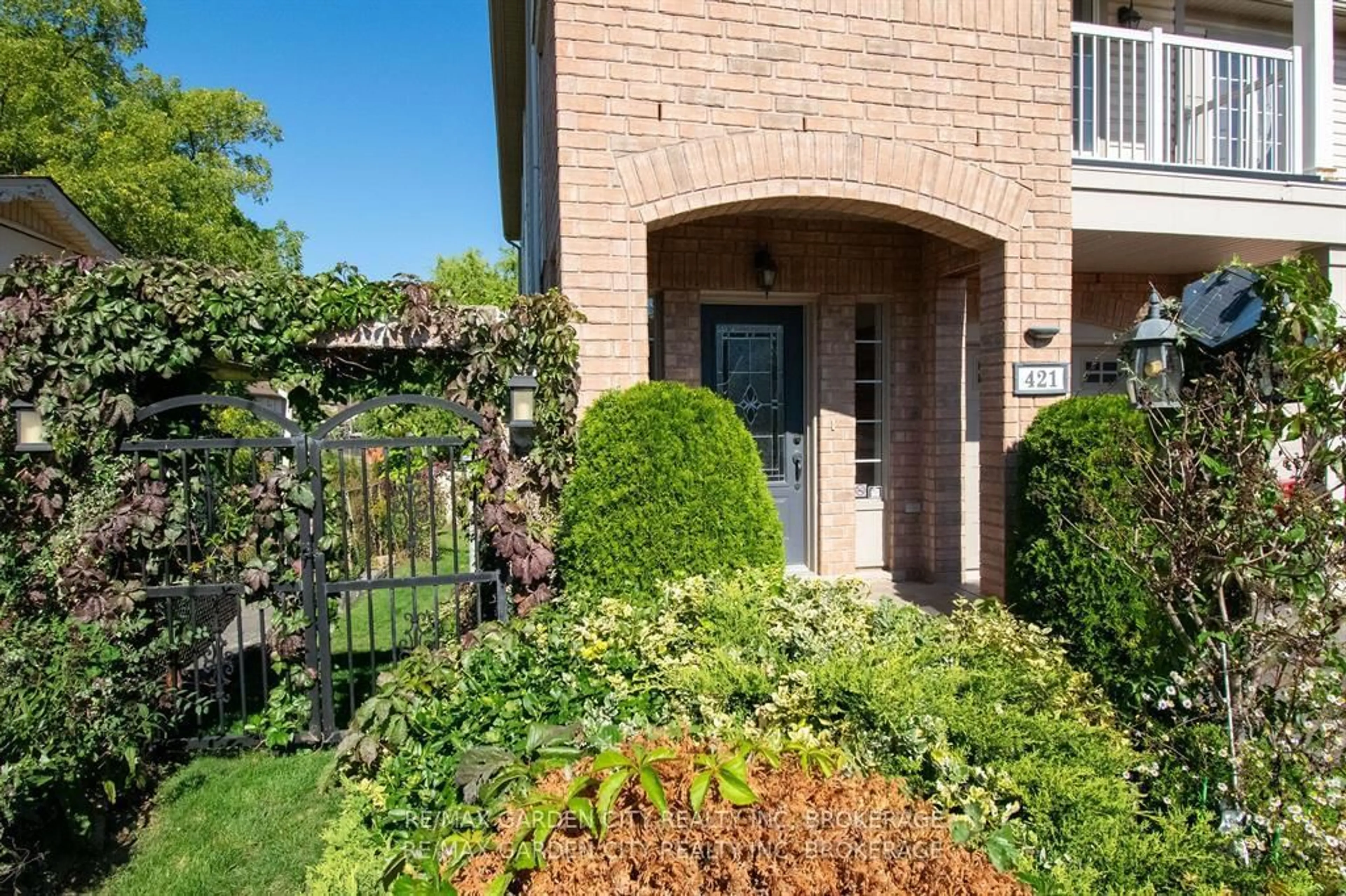 Unknown for 421 Queenston St, St. Catharines Ontario L2P 2Y3