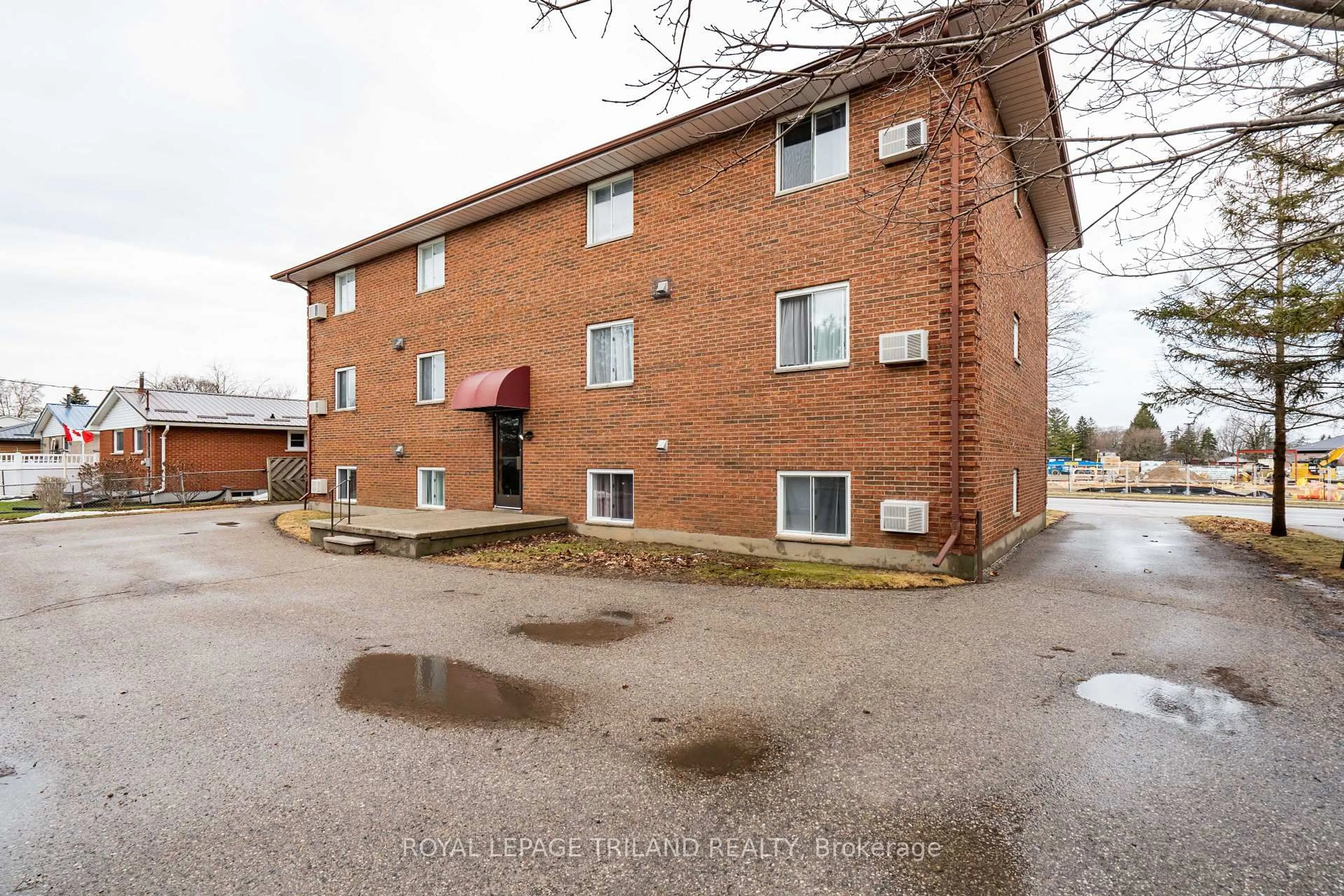 Unknown for 221 Highview Dr, St. Thomas Ontario N5R 5H6