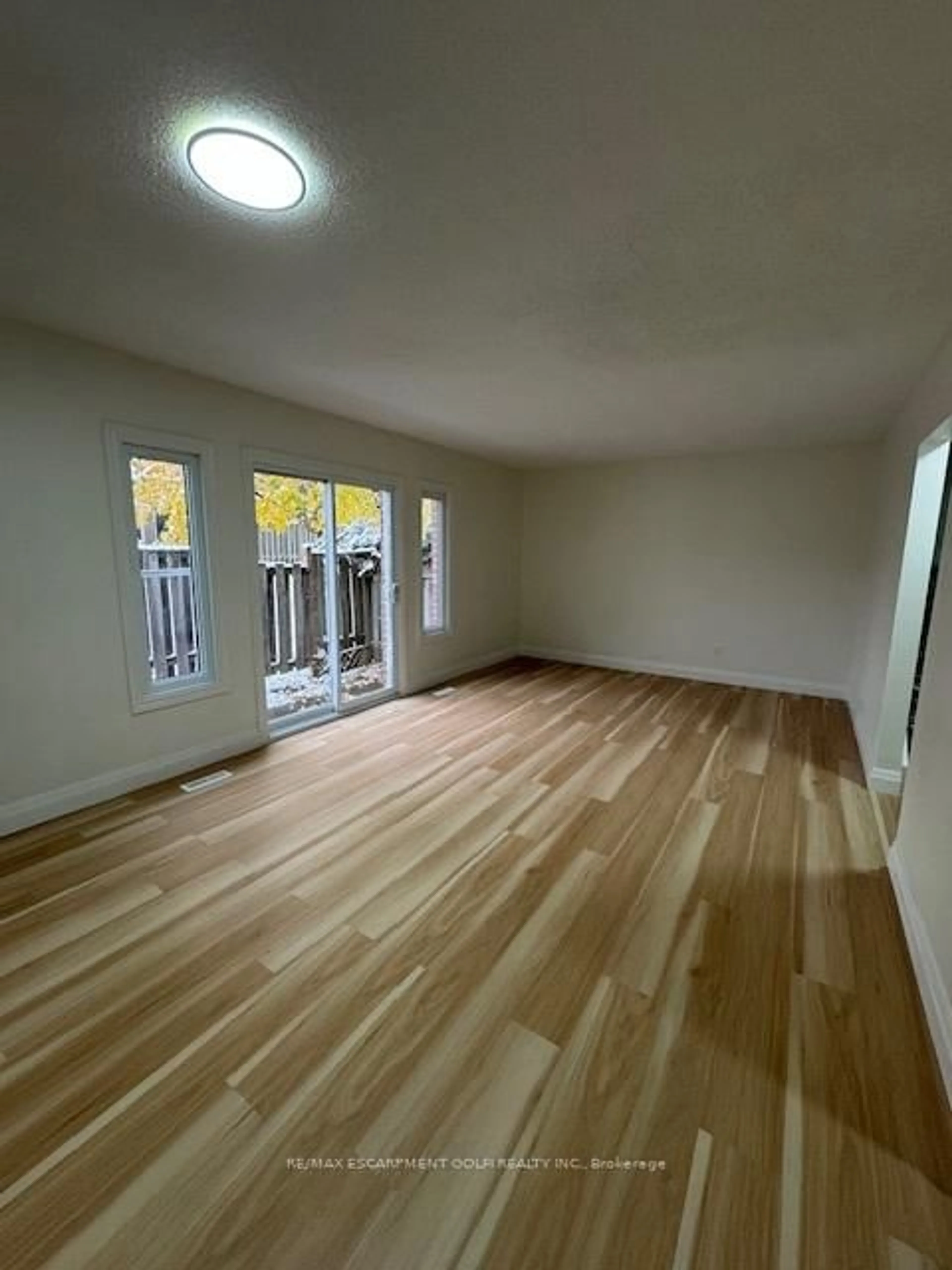 A pic of a room for 131 Bonaventure Dr #6, London East Ontario N5V 4H8