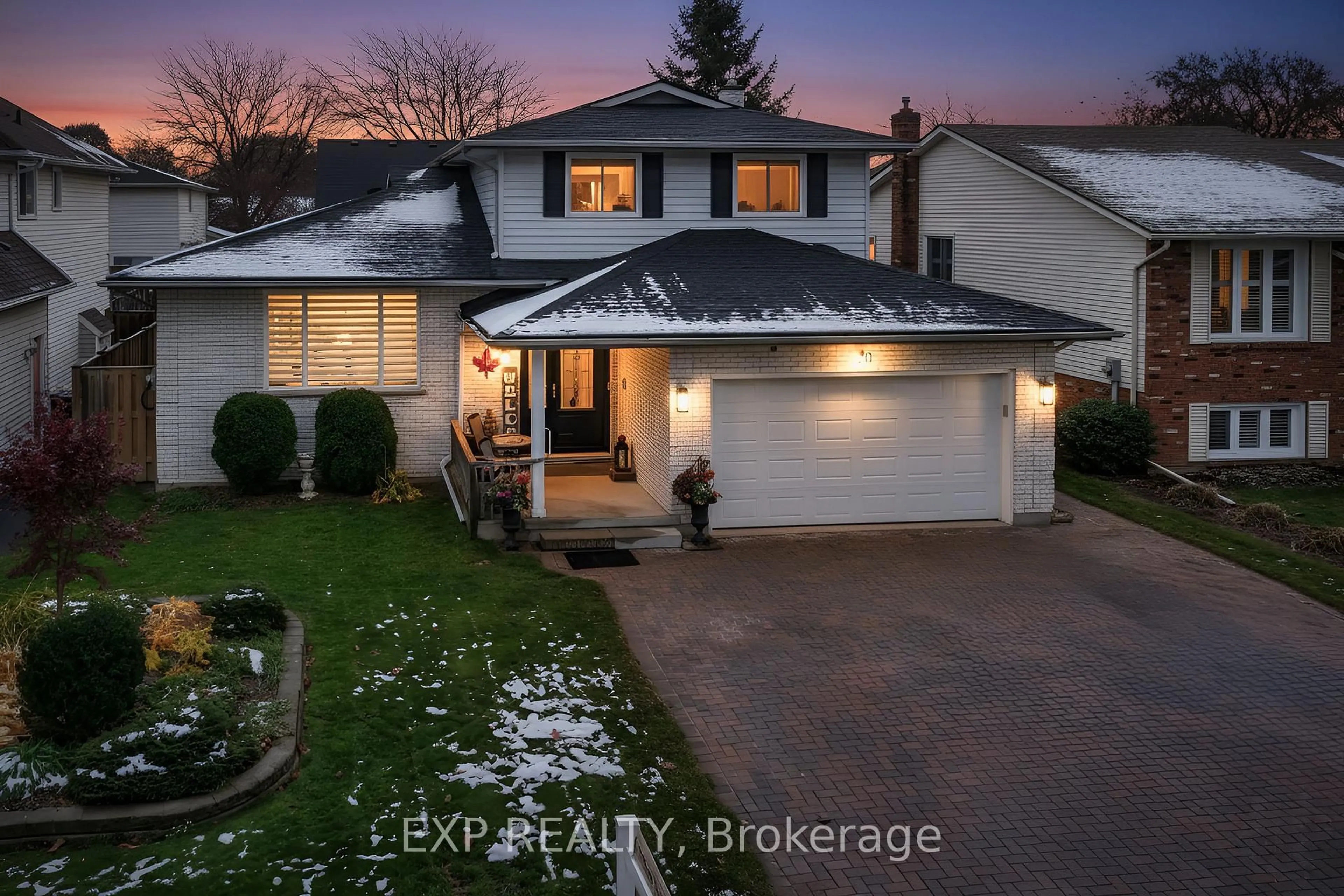 A pic from outside/outdoor area/front of a property/back of a property/a pic from drone, street for 20 Carluccio Cres, St. Catharines Ontario L2M 7V5